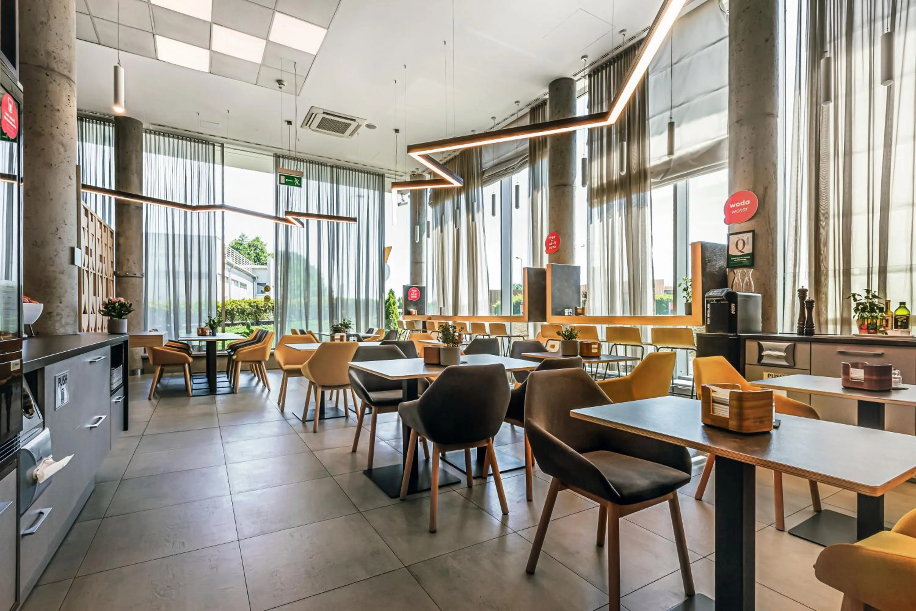 Restaurant/places to eat in Qubus Hotel Żory