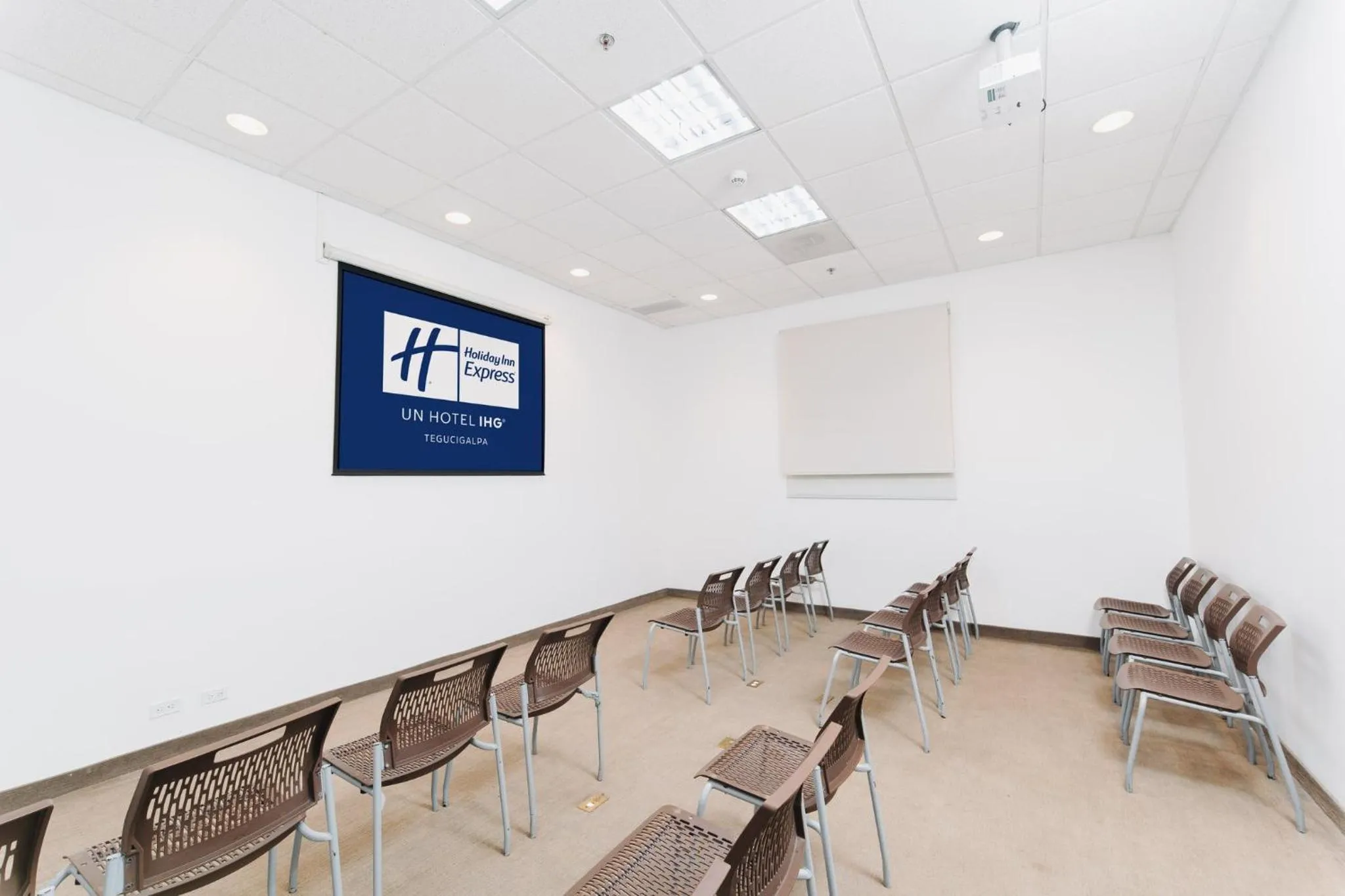 Meeting/conference room in Holiday Inn Express Tegucigalpa by IHG