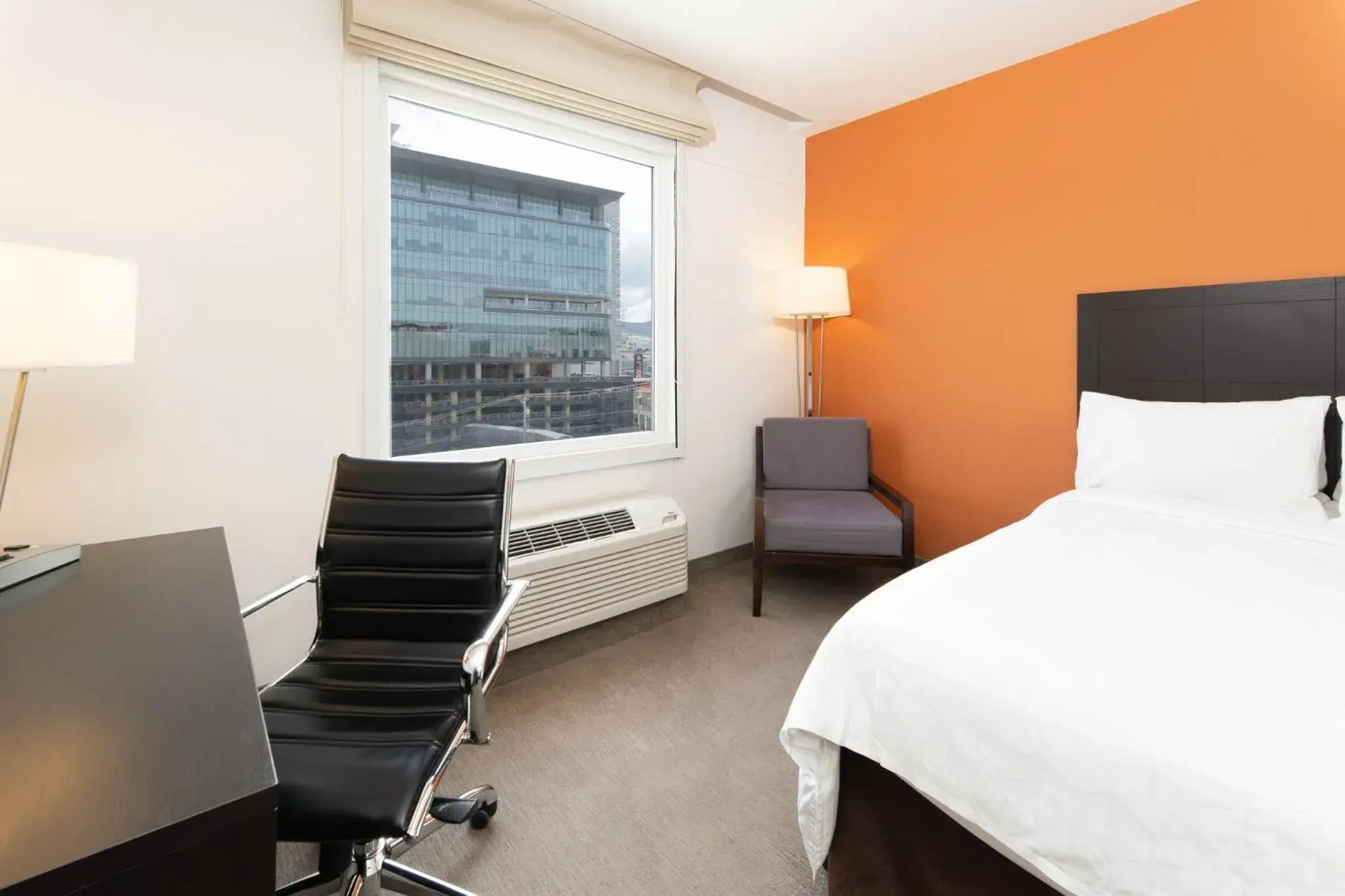 Photo of the whole room, Bed in Holiday Inn Express Tegucigalpa by IHG Photo of the whole room, Bed in Holiday Inn Express Tegucigalpa by IHG