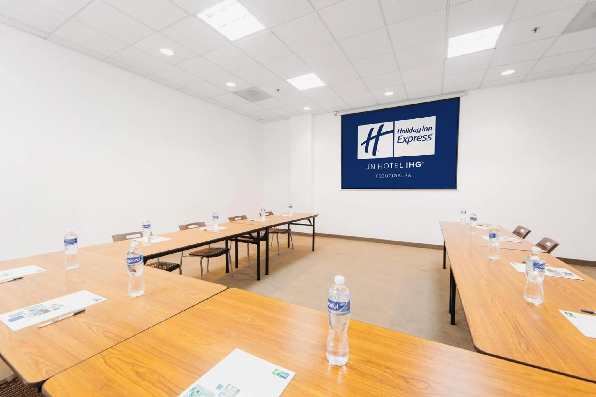 Meeting/conference room in Holiday Inn Express Tegucigalpa by IHG