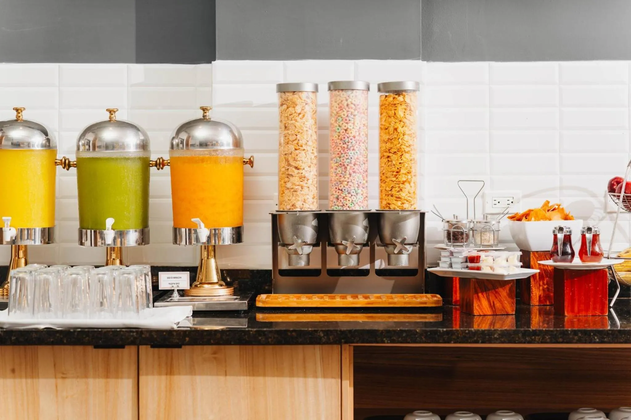 Restaurant/places to eat in Holiday Inn Express Tegucigalpa by IHG