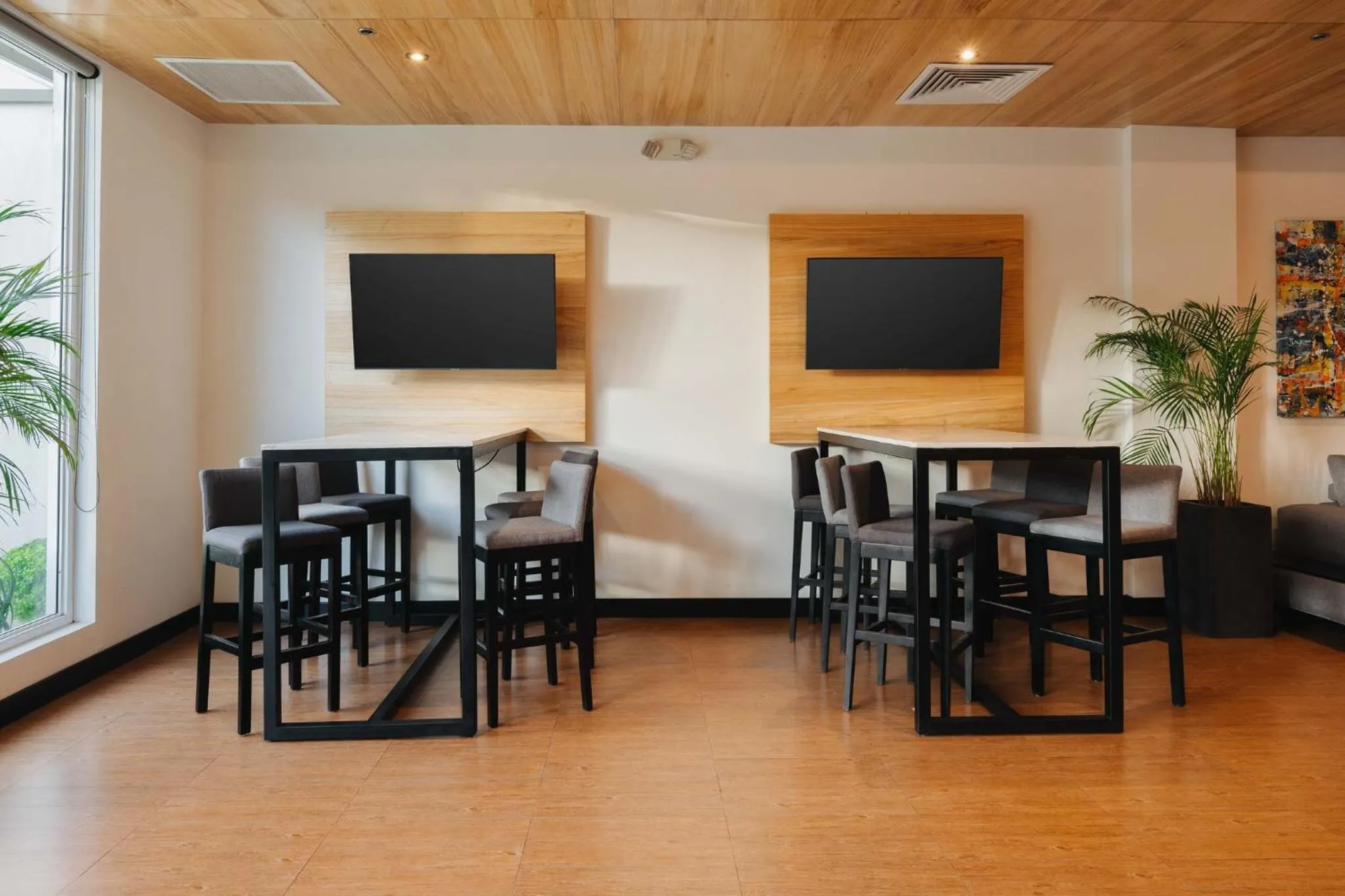 Property building in Holiday Inn Express Tegucigalpa by IHG