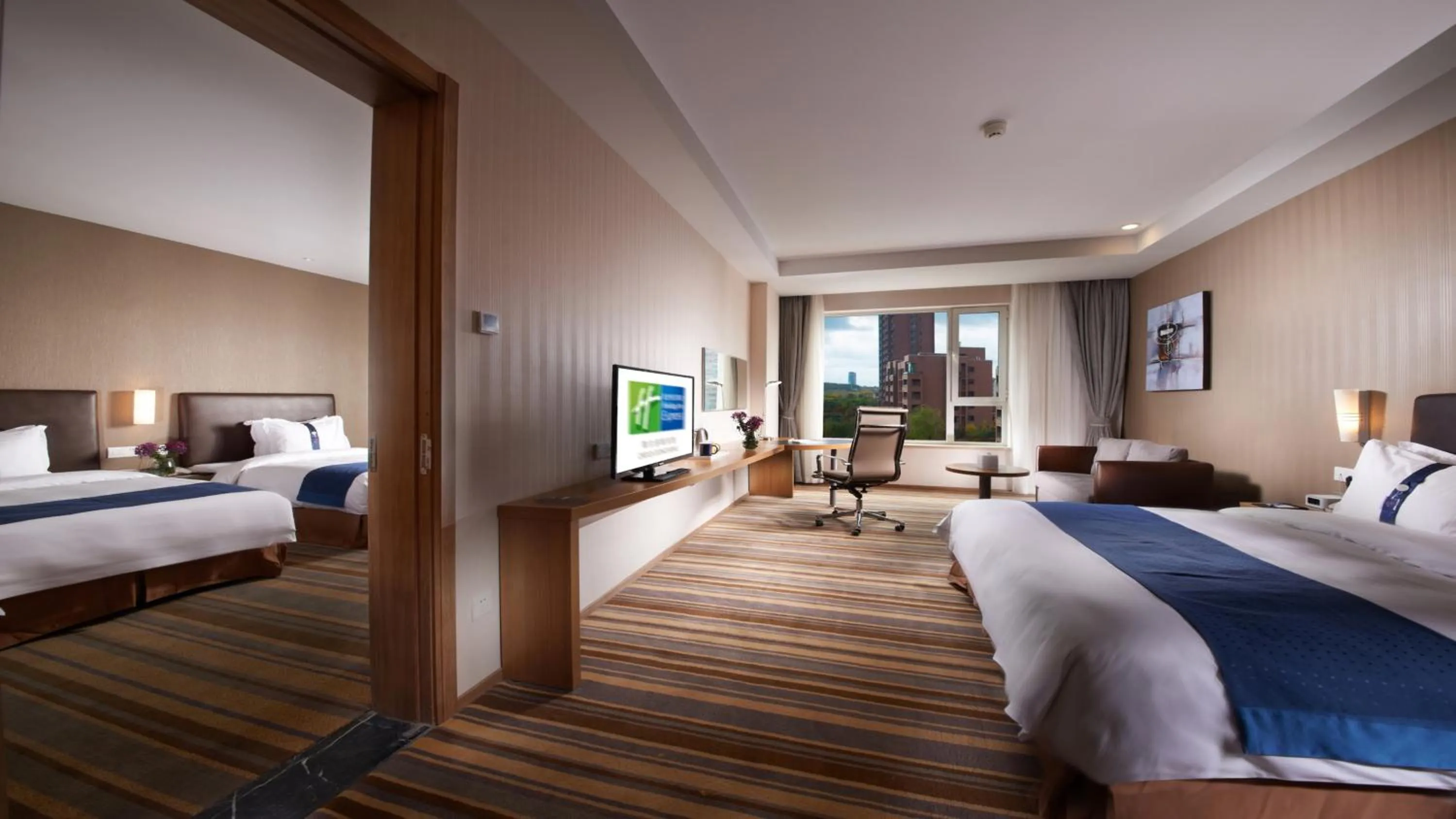 Photo of the whole room, Bed in Holiday Inn Express Ordos Dongsheng by IHG