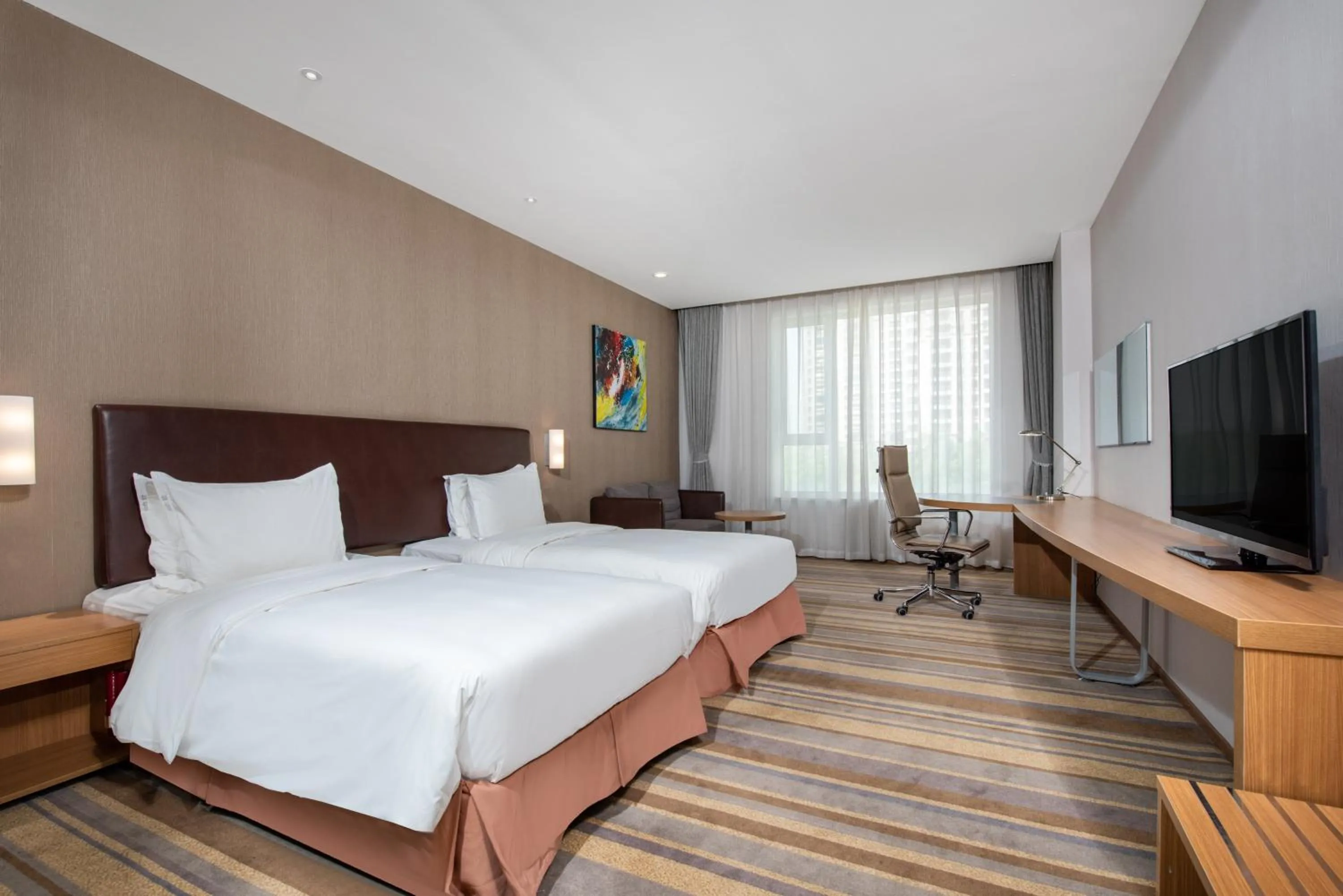 Photo of the whole room, Bed in Holiday Inn Express Ordos Dongsheng by IHG