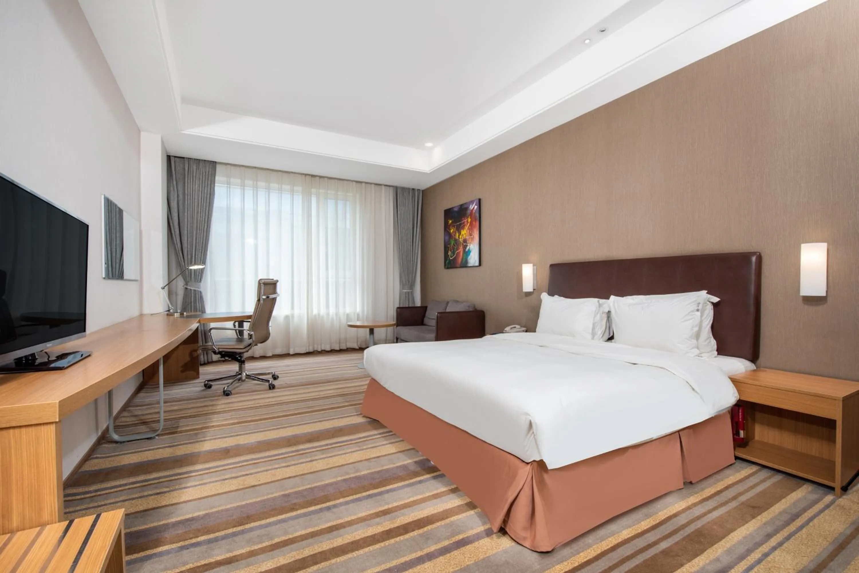 Photo of the whole room, Bed in Holiday Inn Express Ordos Dongsheng by IHG
