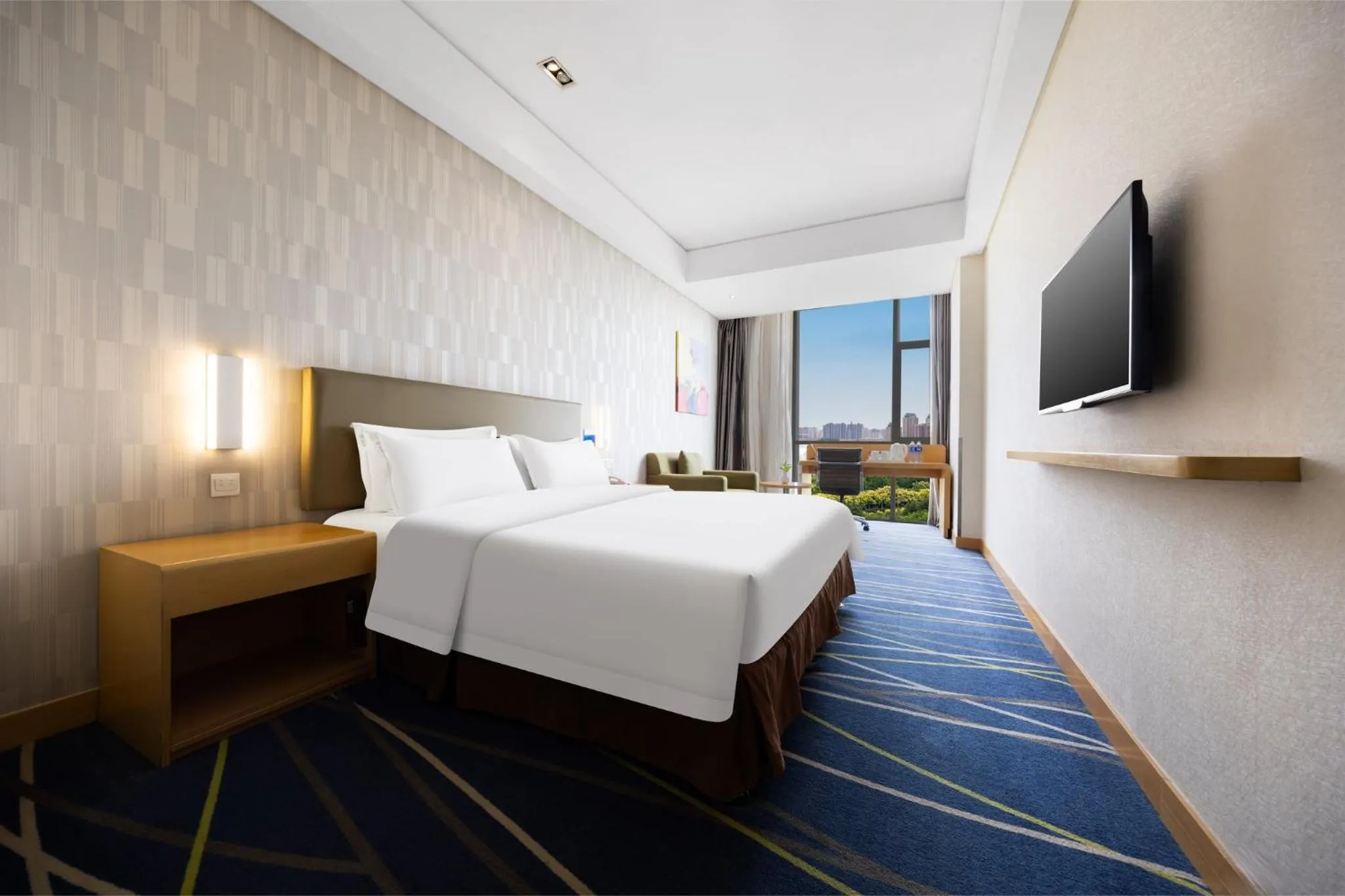 Photo of the whole room, Bed in Holiday Inn Express Zhengzhou Airport by IHG
