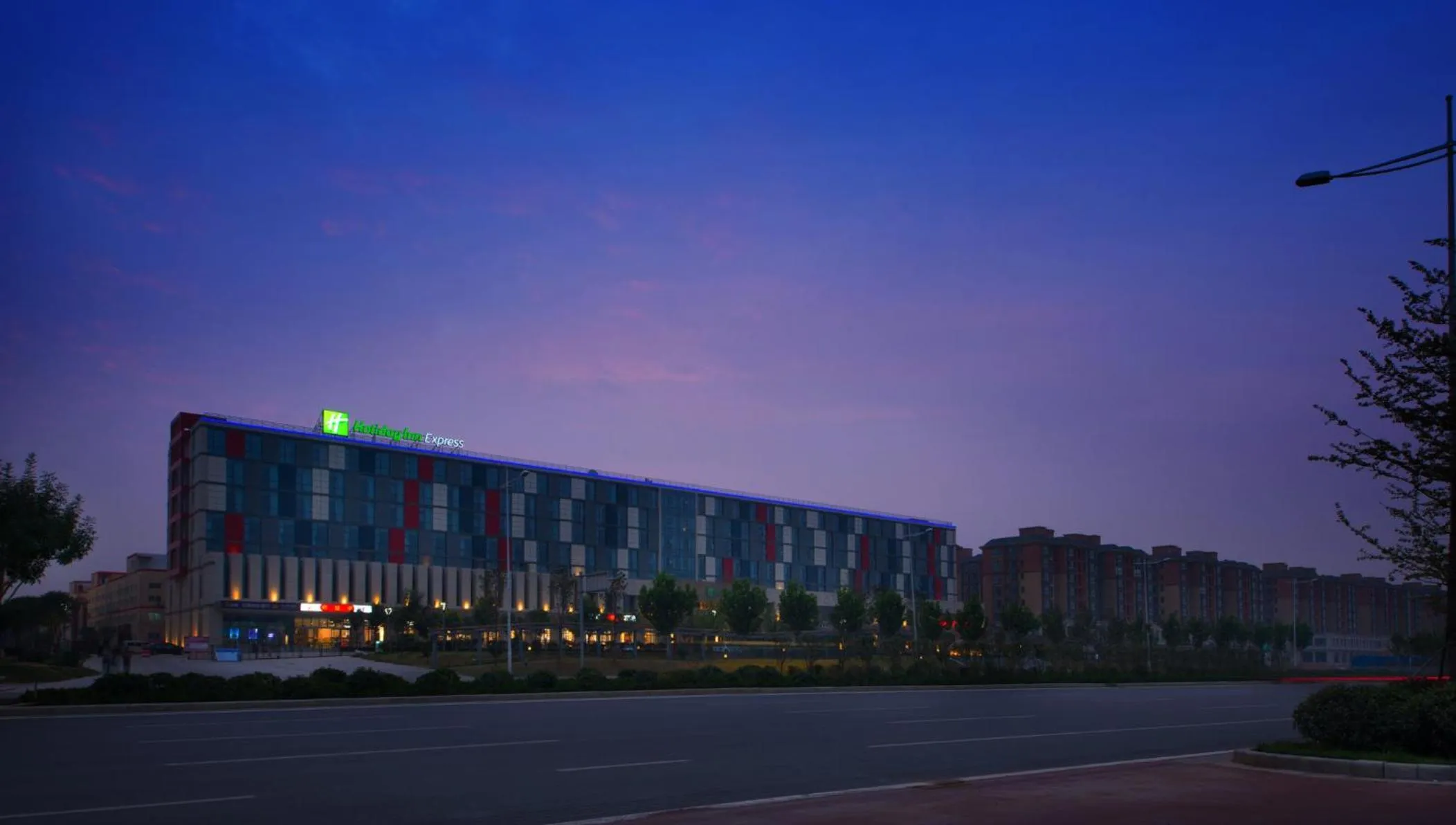 Property building in Holiday Inn Express Zhengzhou Airport by IHG
