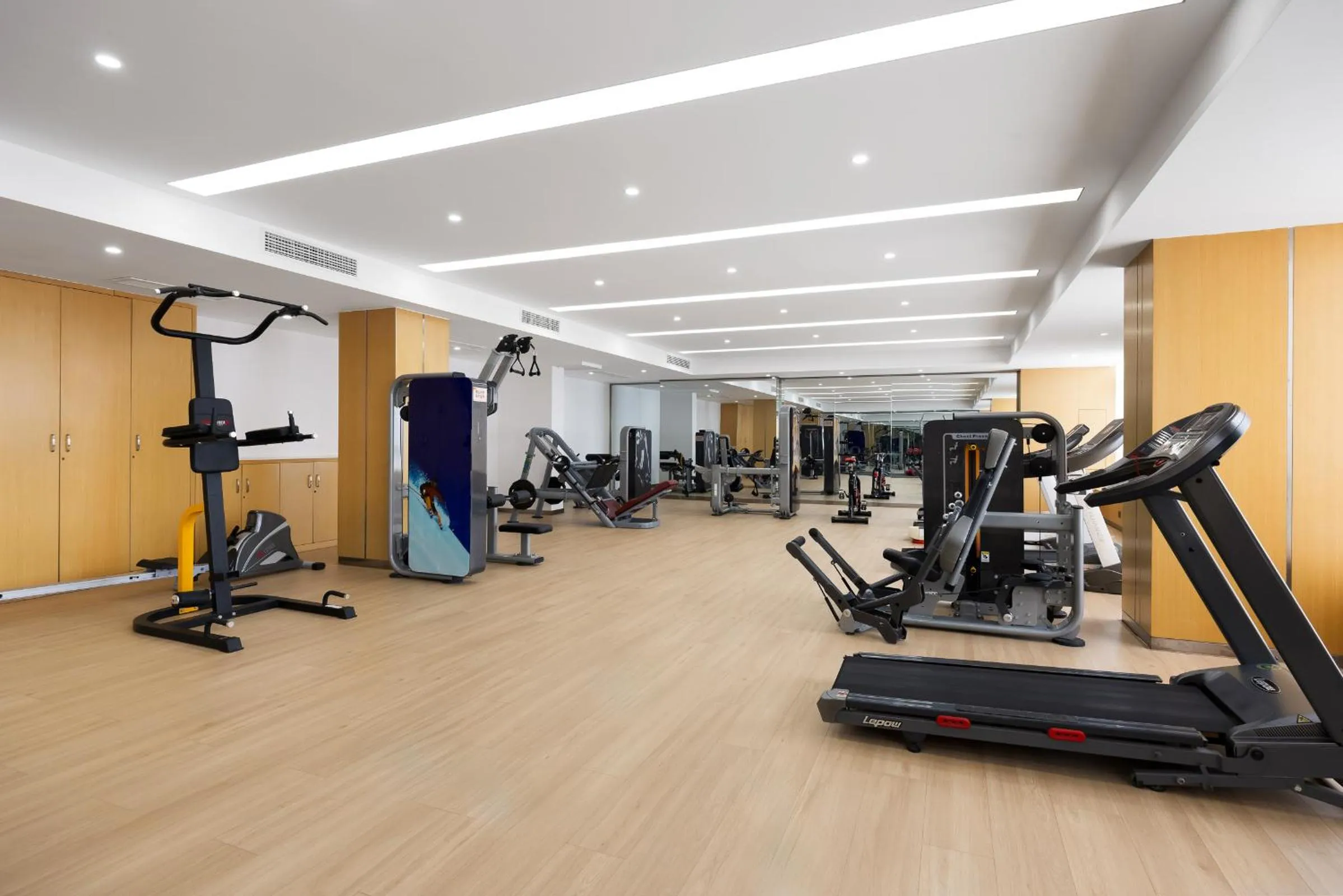 Fitness centre/facilities in Holiday Inn Express Zhengzhou Airport by IHG