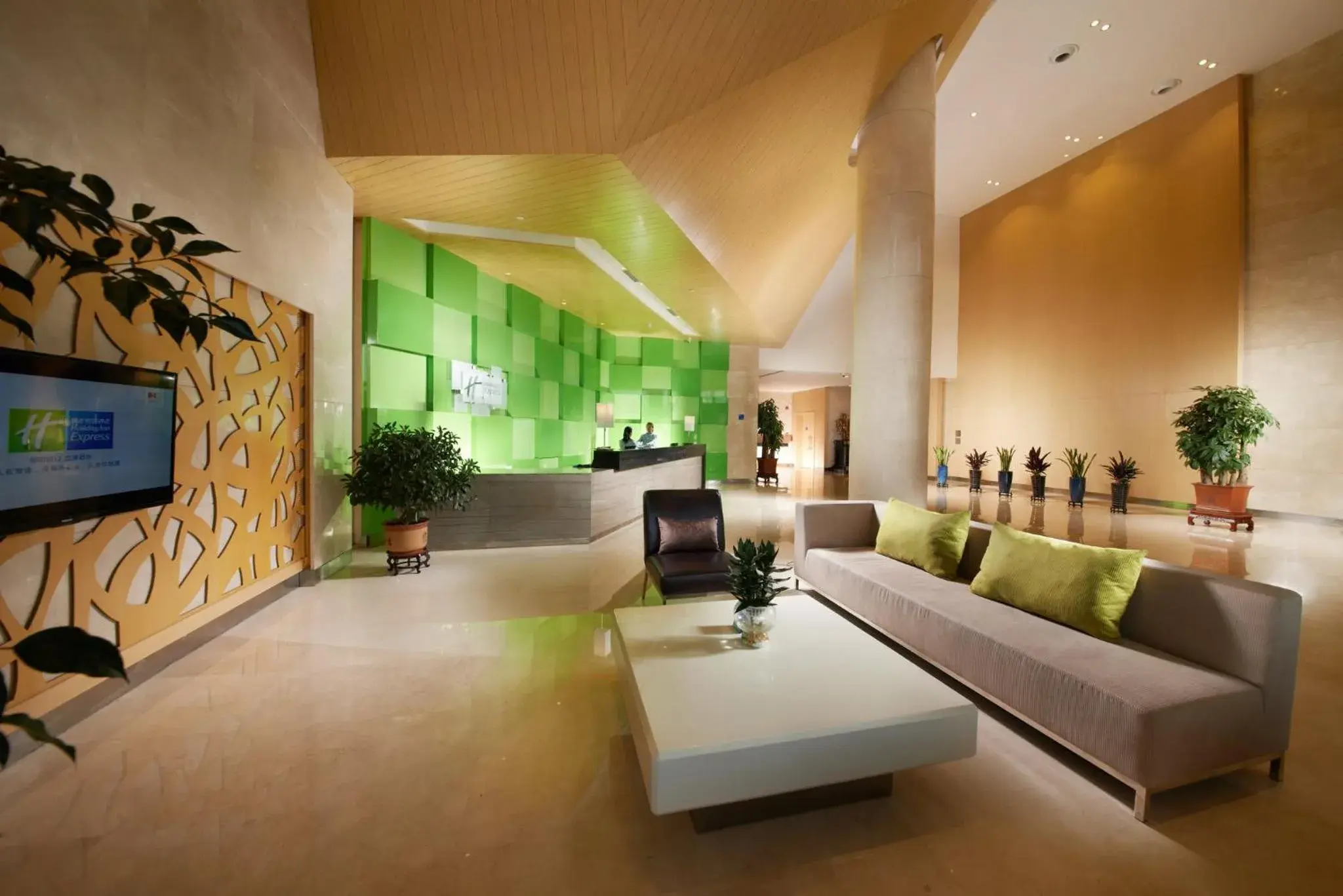 Property building in Holiday Inn Express Zhengzhou Airport by IHG Property building in Holiday Inn Express Zhengzhou Airport by IHG