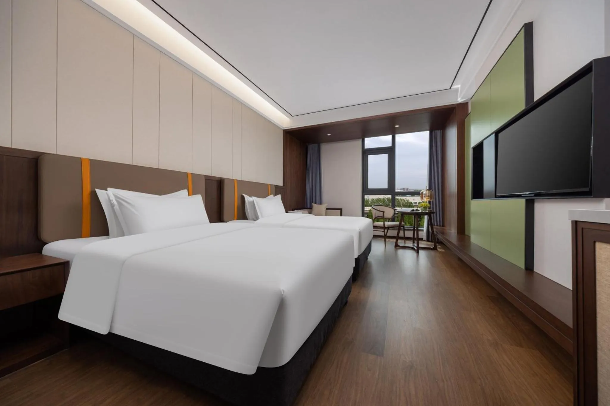 Photo of the whole room, Bed in Holiday Inn Express Zhengzhou Airport by IHG