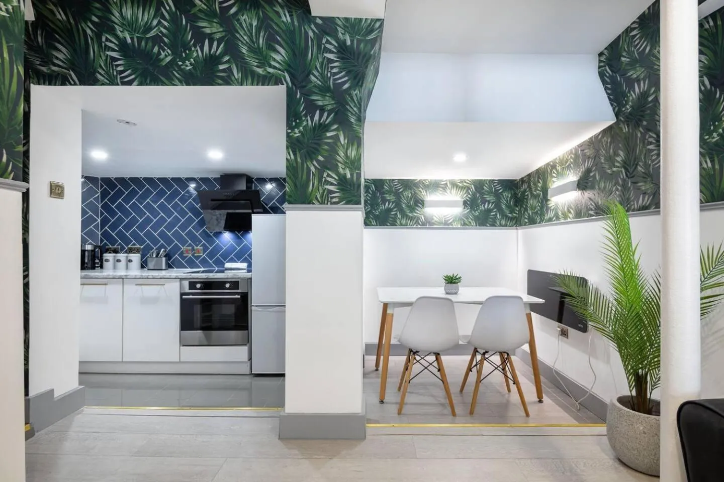Kitchen or kitchenette in Flat - Sleeps 2 & Parking