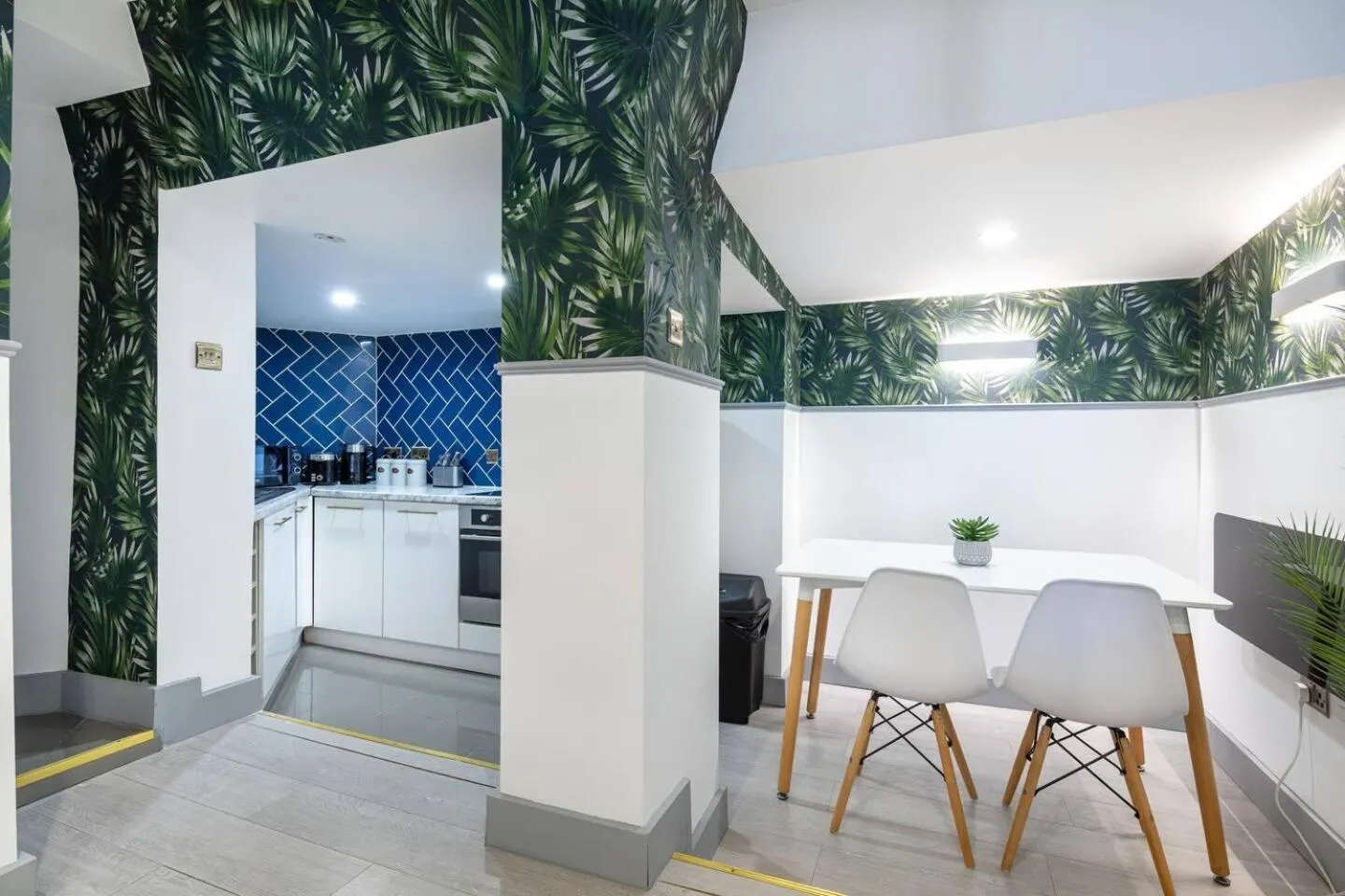 Kitchen or kitchenette in Flat - Sleeps 2 & Parking