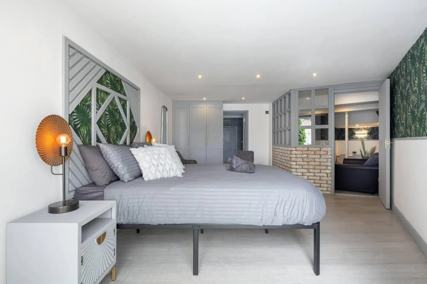 Living room, Bed in Flat - Sleeps 2 & Parking