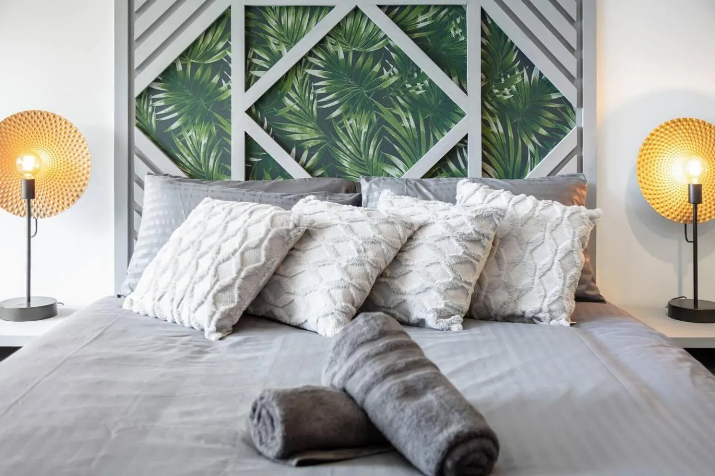 Bedroom, Bed in Flat - Sleeps 2 & Parking