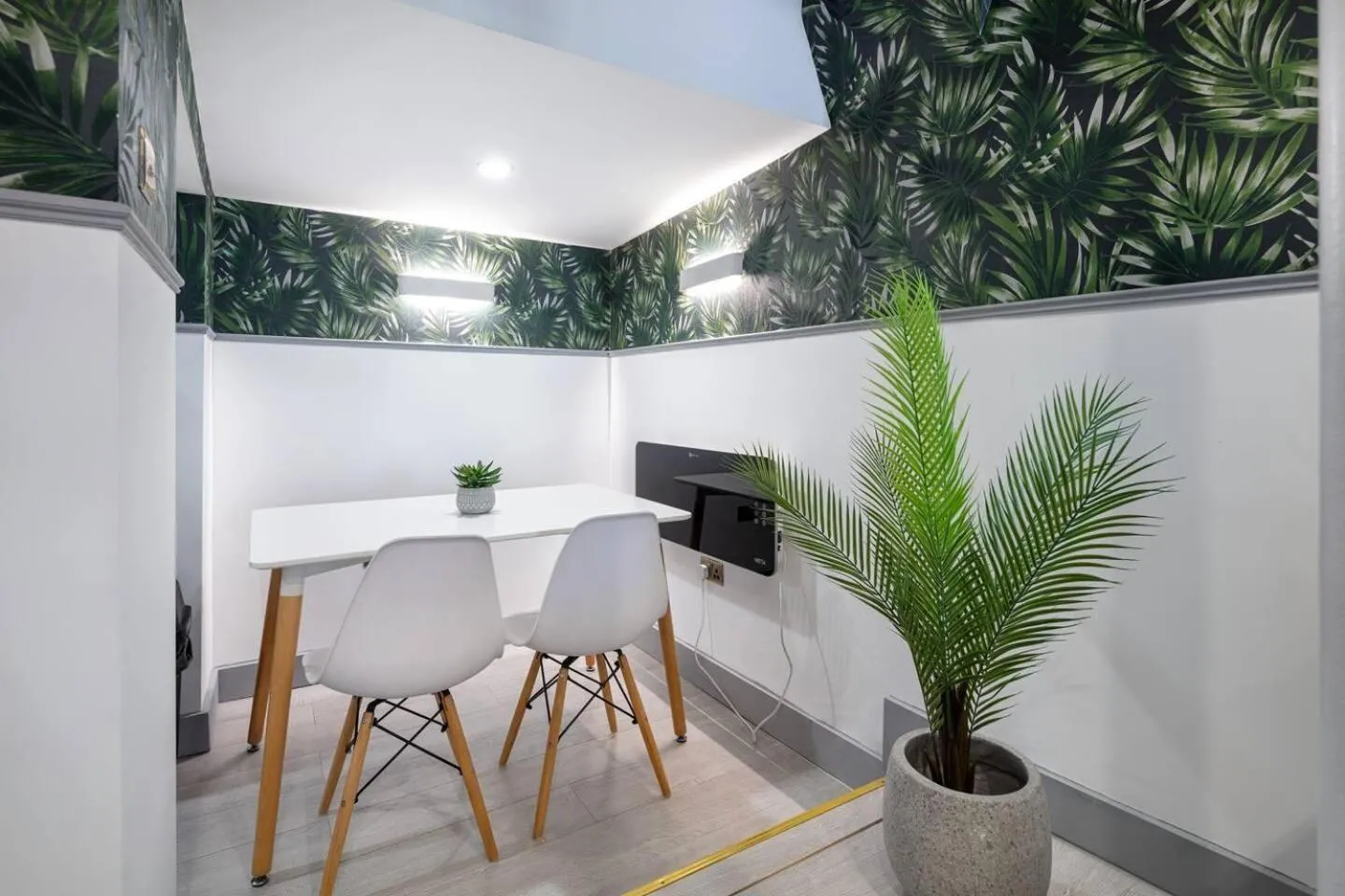 Dining area in Flat - Sleeps 2 & Parking