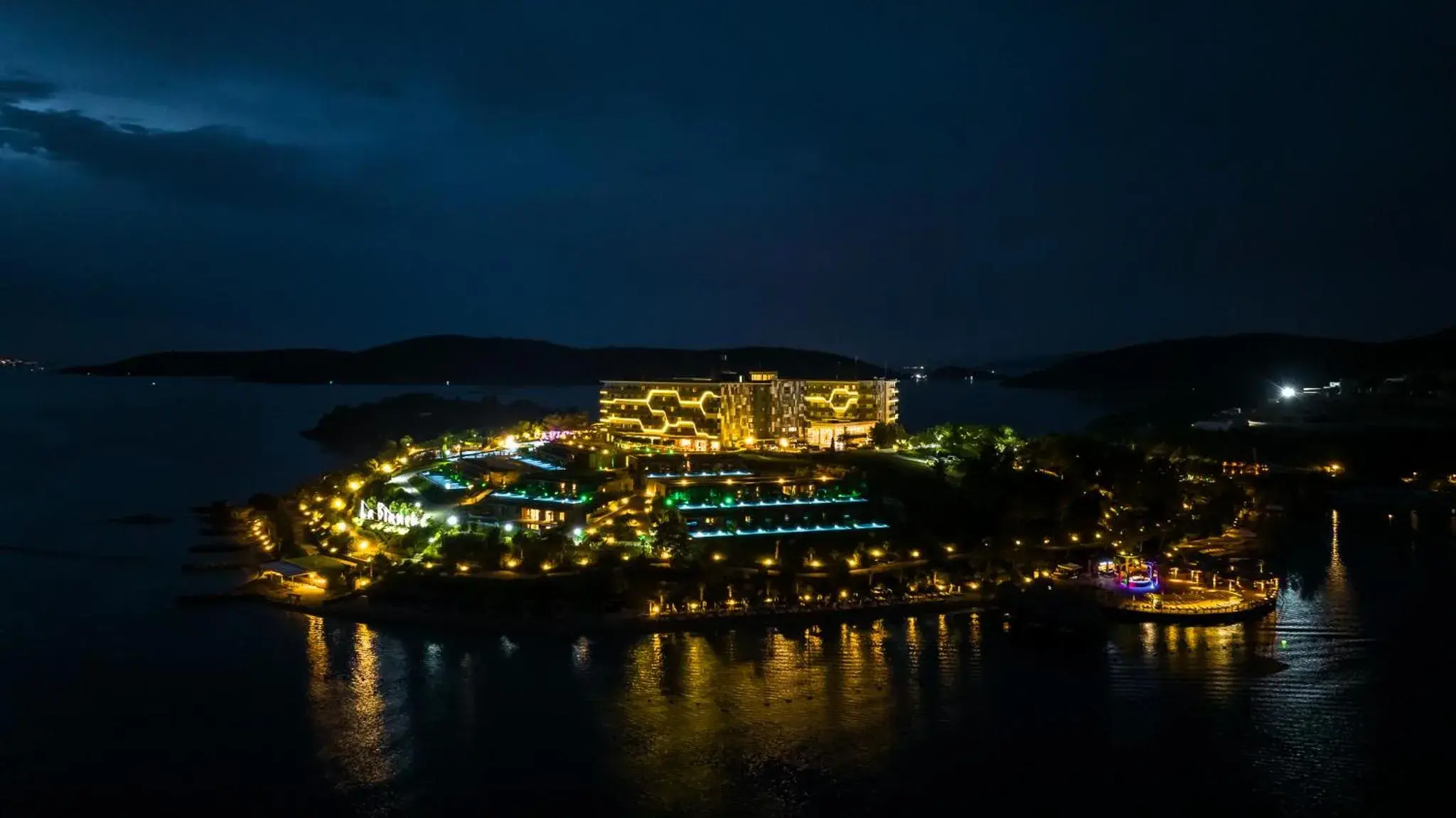 Property building in La Blanche Island Bodrum Property building in La Blanche Island Bodrum