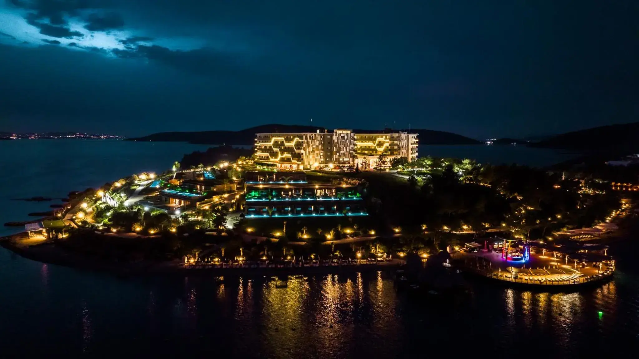 Property building in La Blanche Island Bodrum Property building in La Blanche Island Bodrum