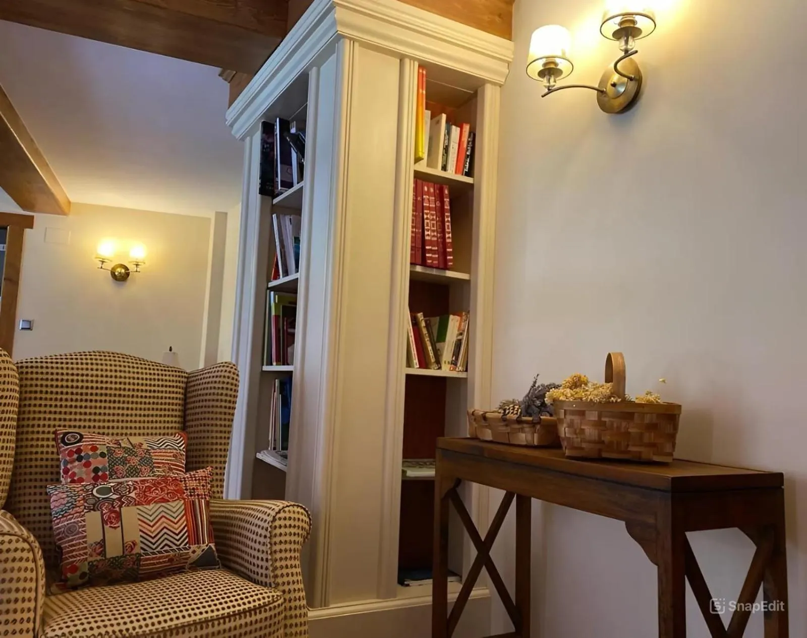 Library in Picos de Europa Suites and Rooms