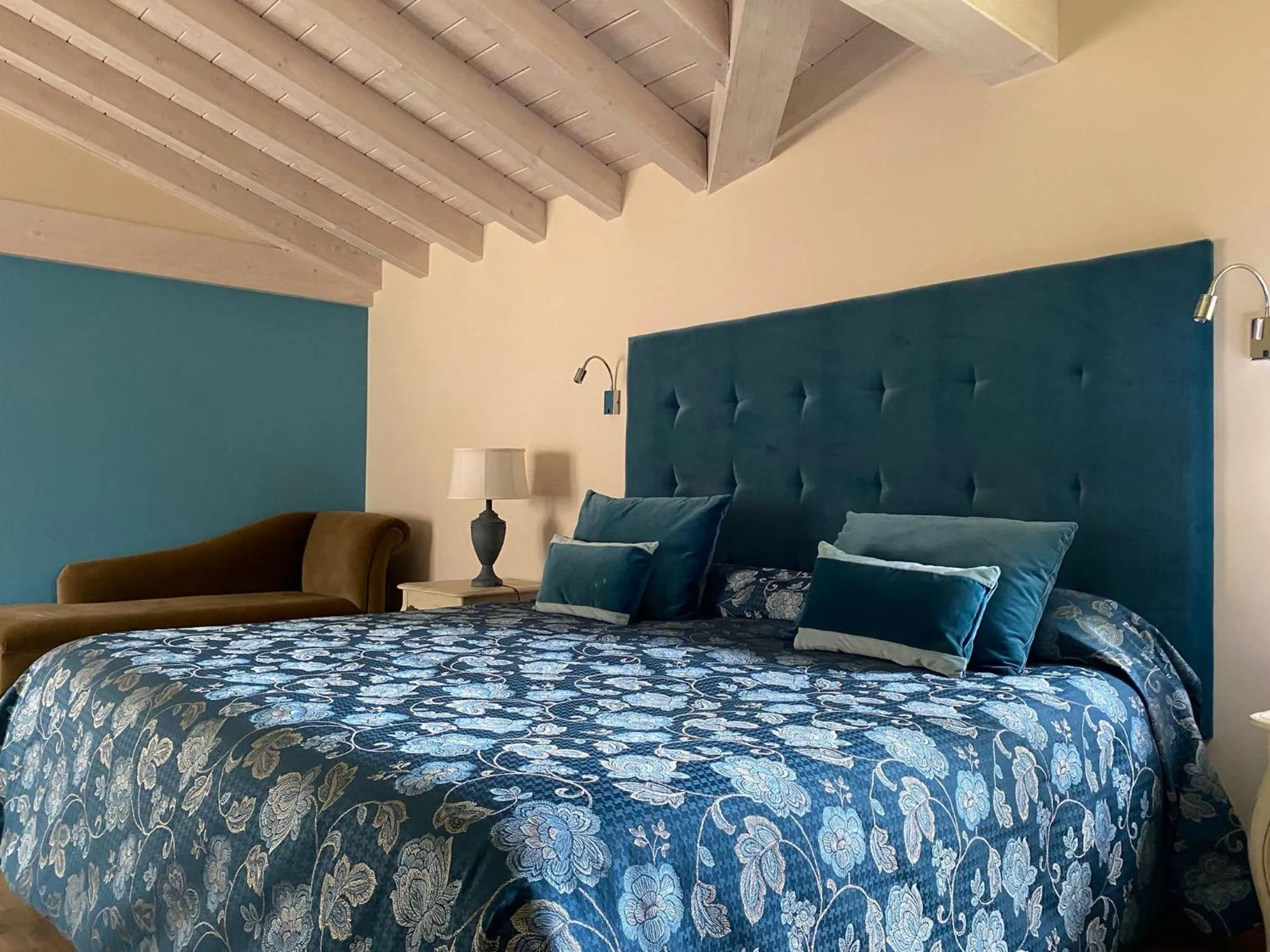 Bed in Picos de Europa Suites and Rooms