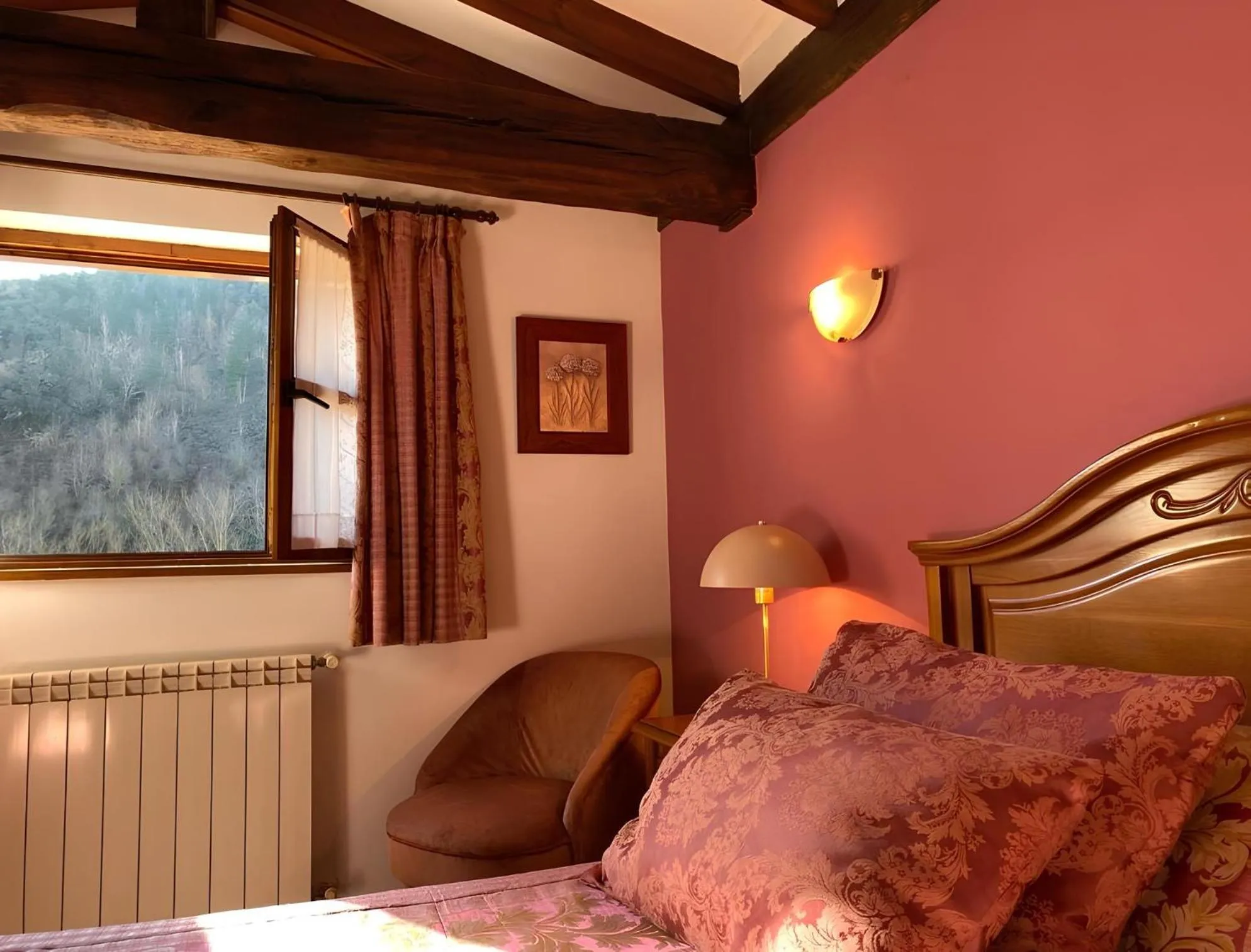 Garden view, Bed in Picos de Europa Suites and Rooms