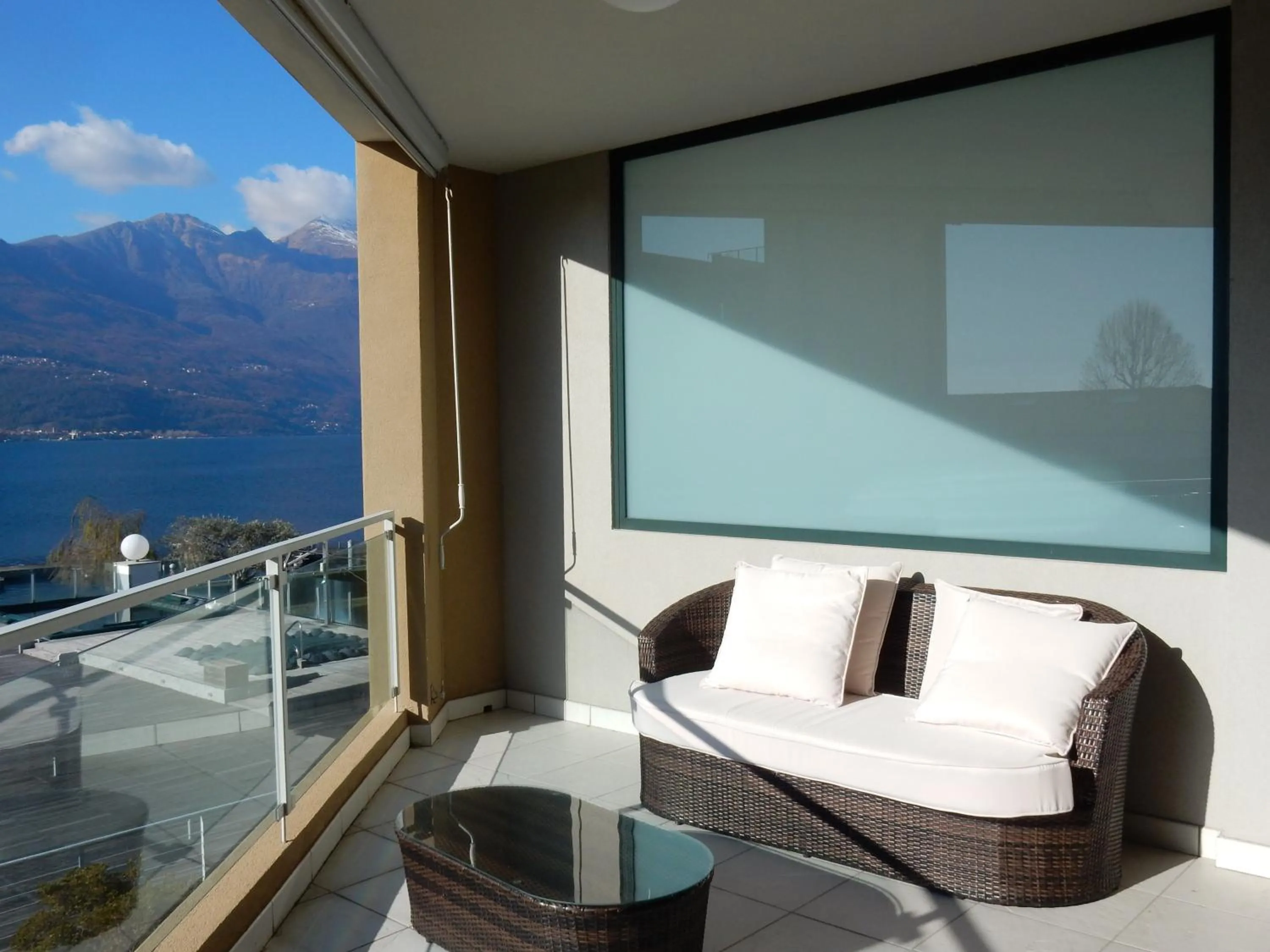 Balcony/Terrace in Golfo Gabella Lake Apartments