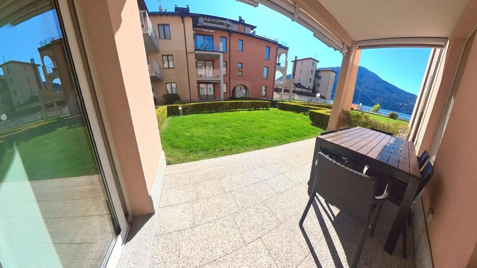 Golfo Gabella Lake Apartments