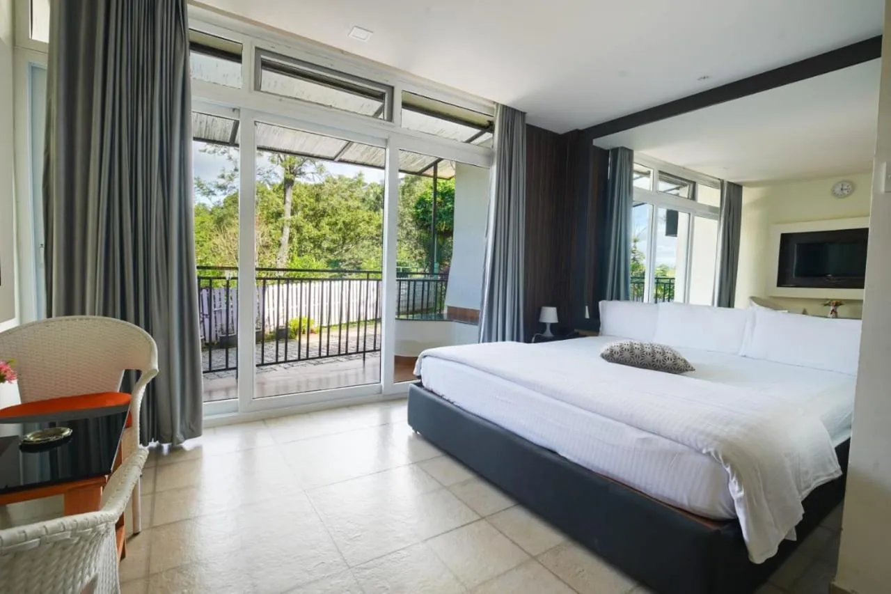 Photo of the whole room, Bed in Sunvalley Homestay