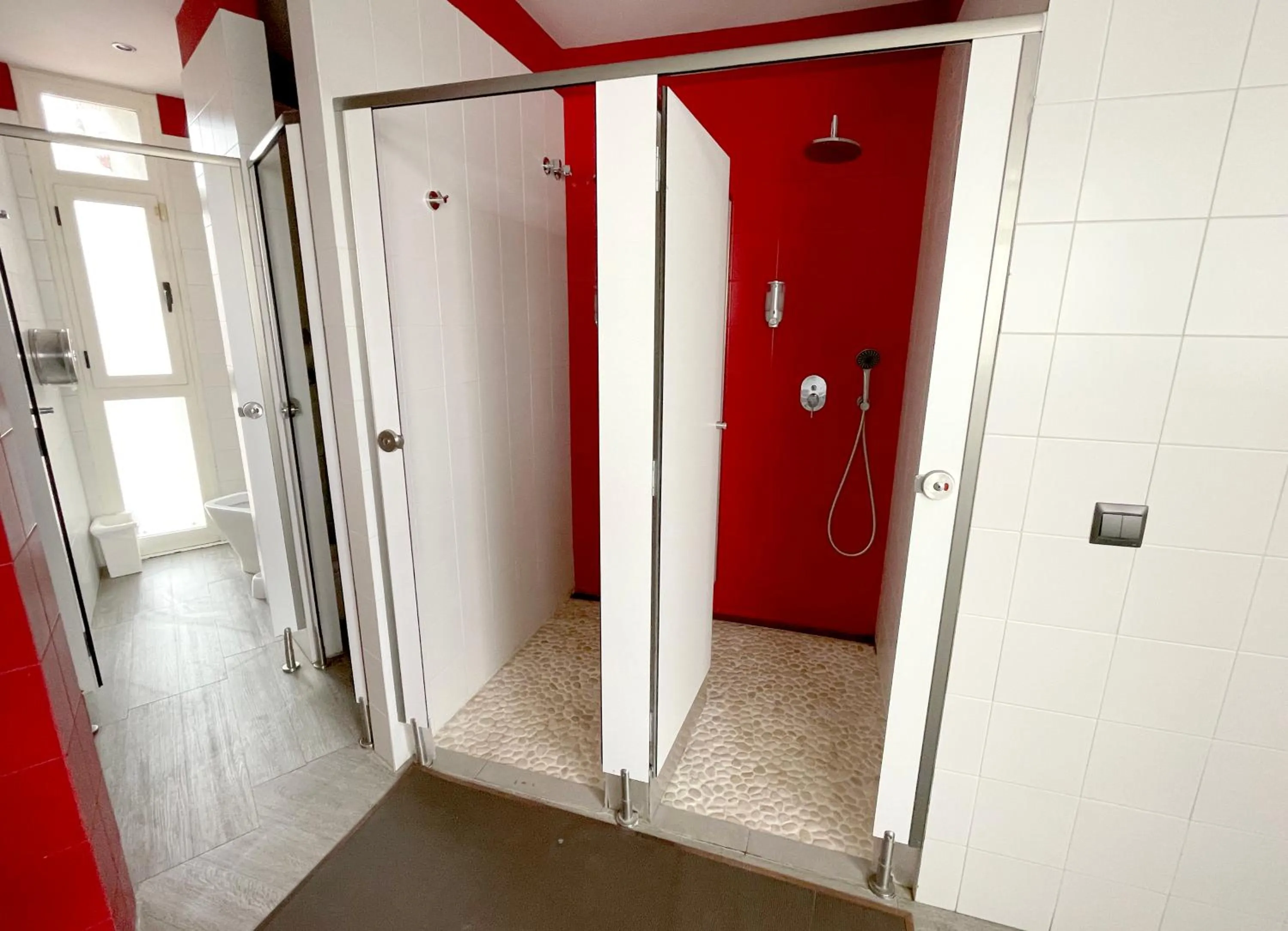 Shower in Ritual Alameda Sevilla