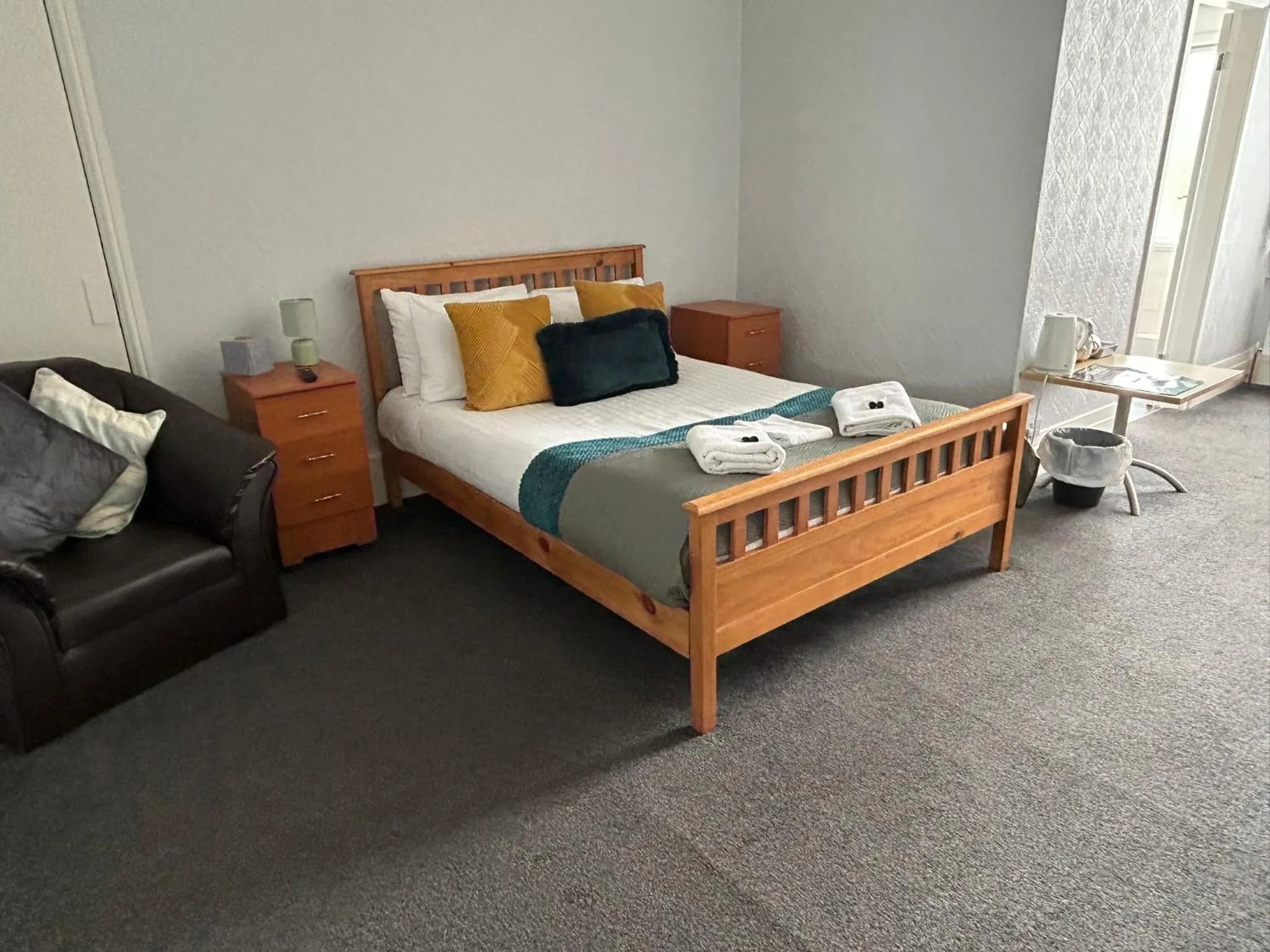 Bed in The Wheatley Hotel