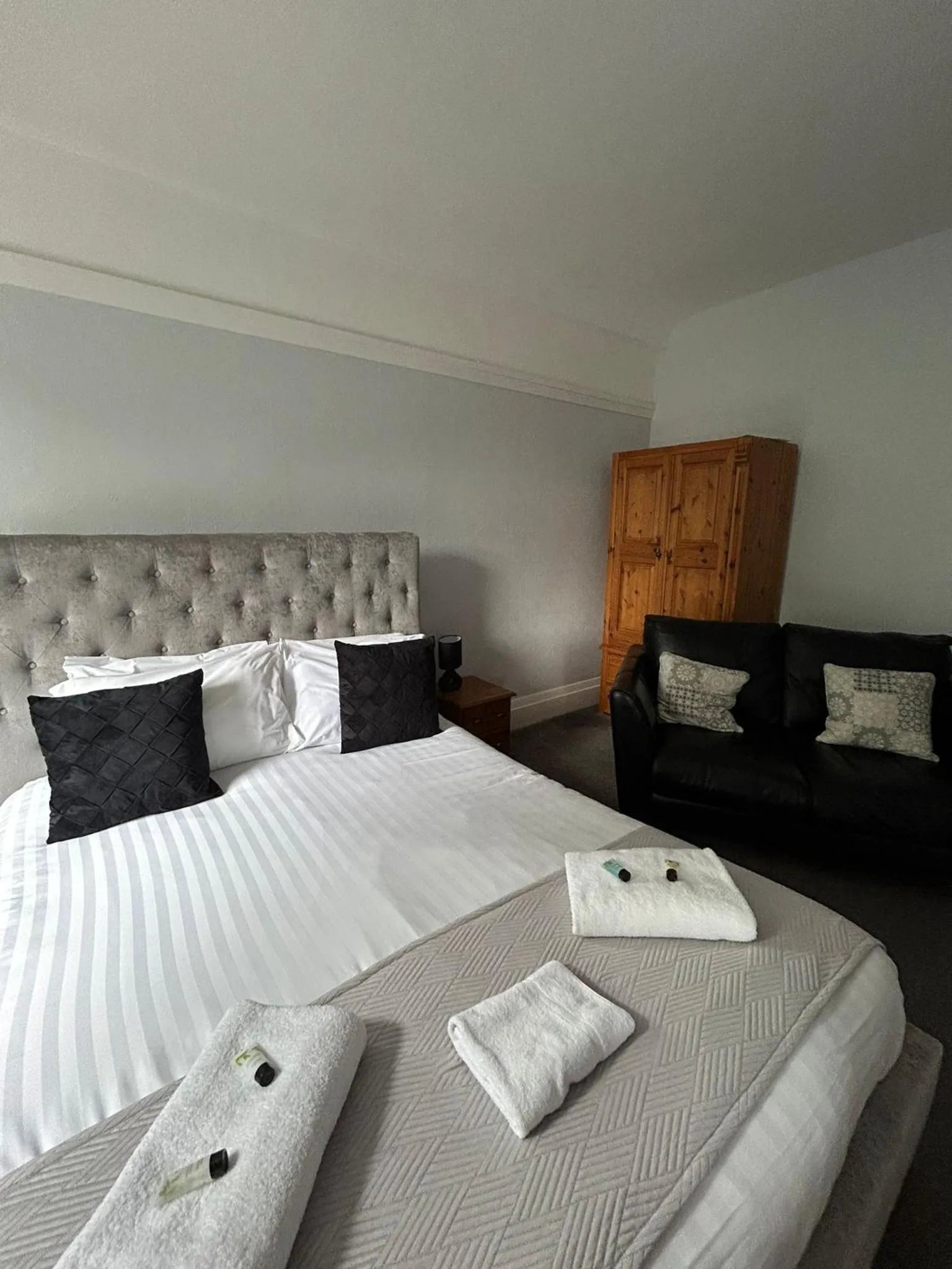 Bed in The Wheatley Hotel