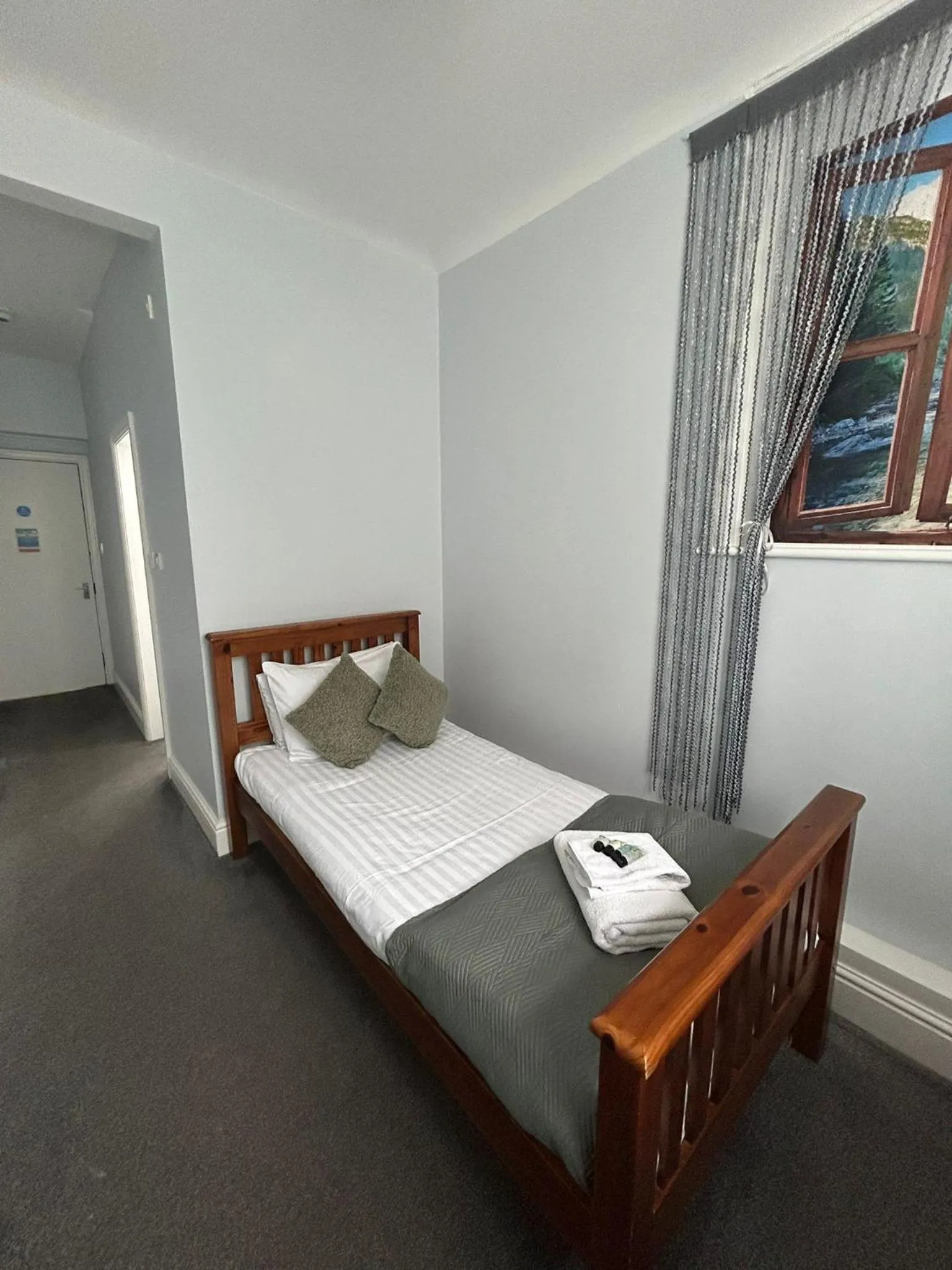 Bed in The Wheatley Hotel