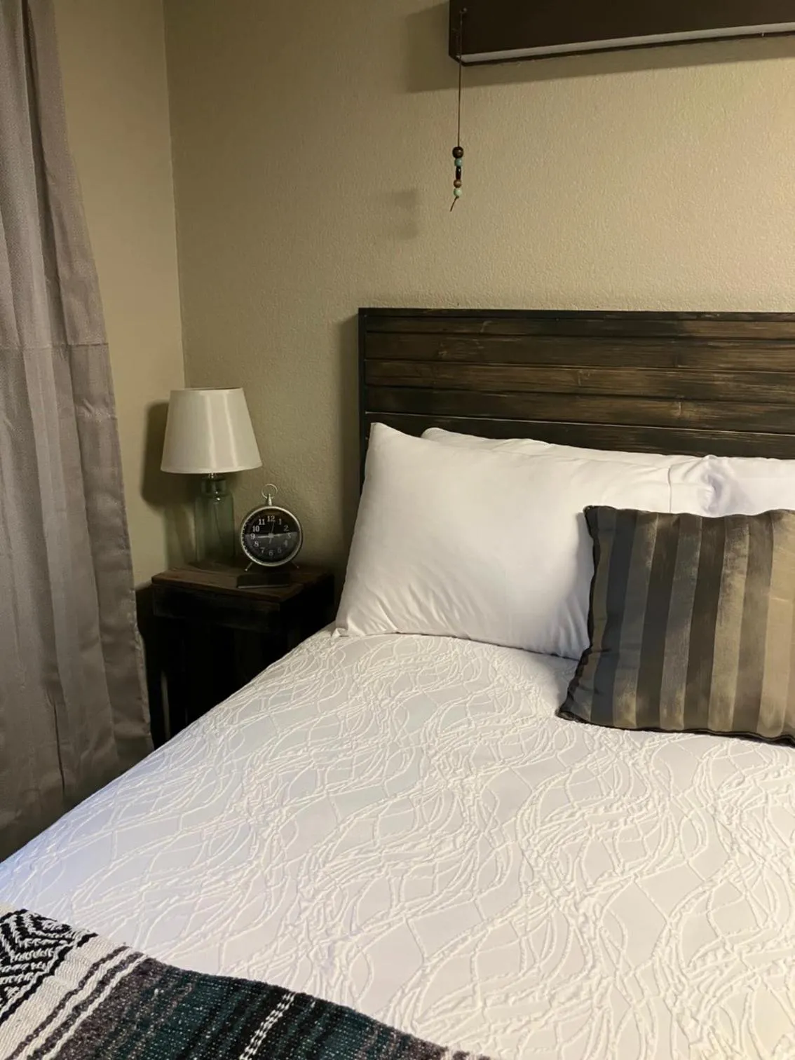 Bed in Prairie Rose Inn
