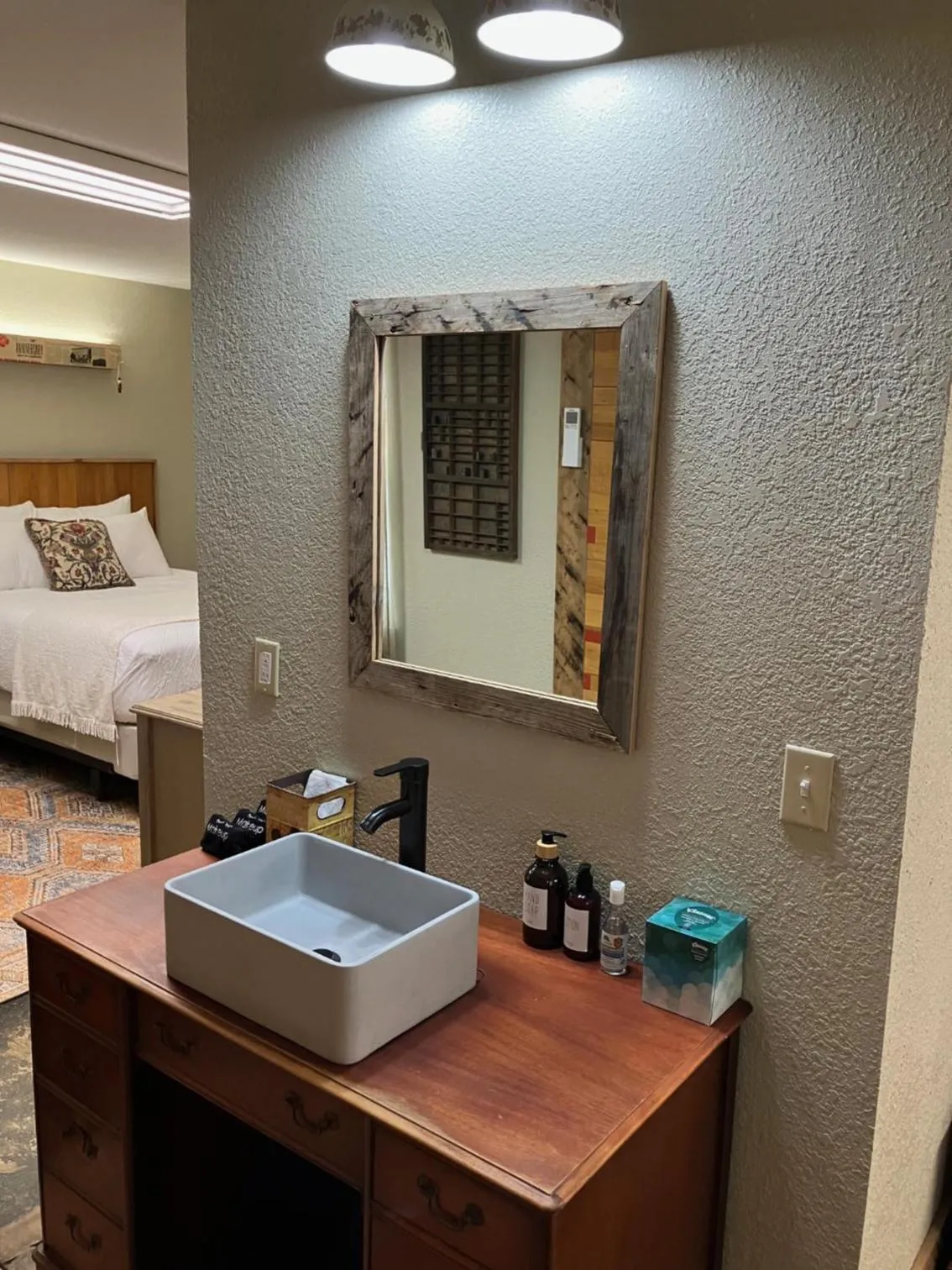 Bed in Prairie Rose Inn