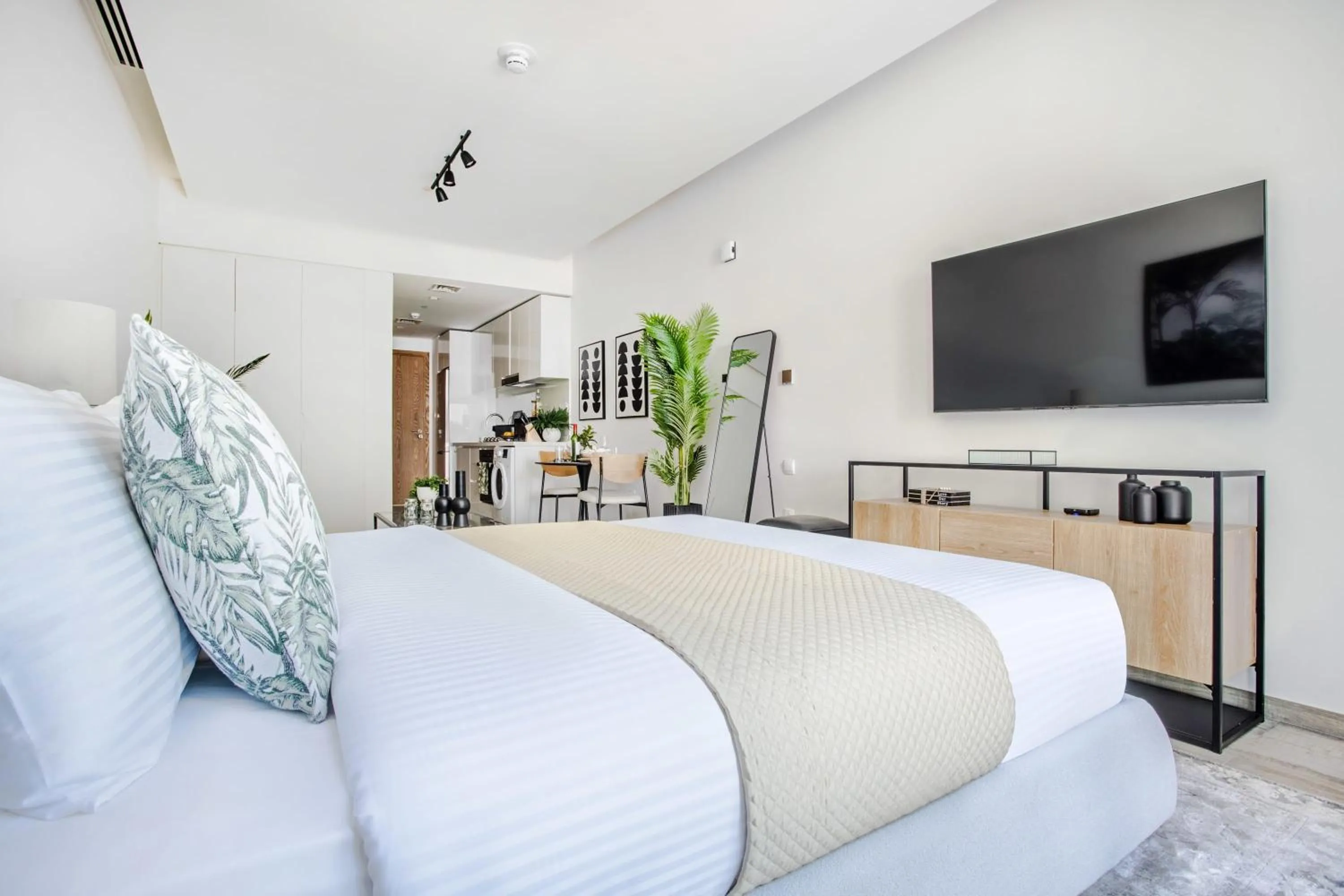 Bed in Frank Porter - Ahad Residences