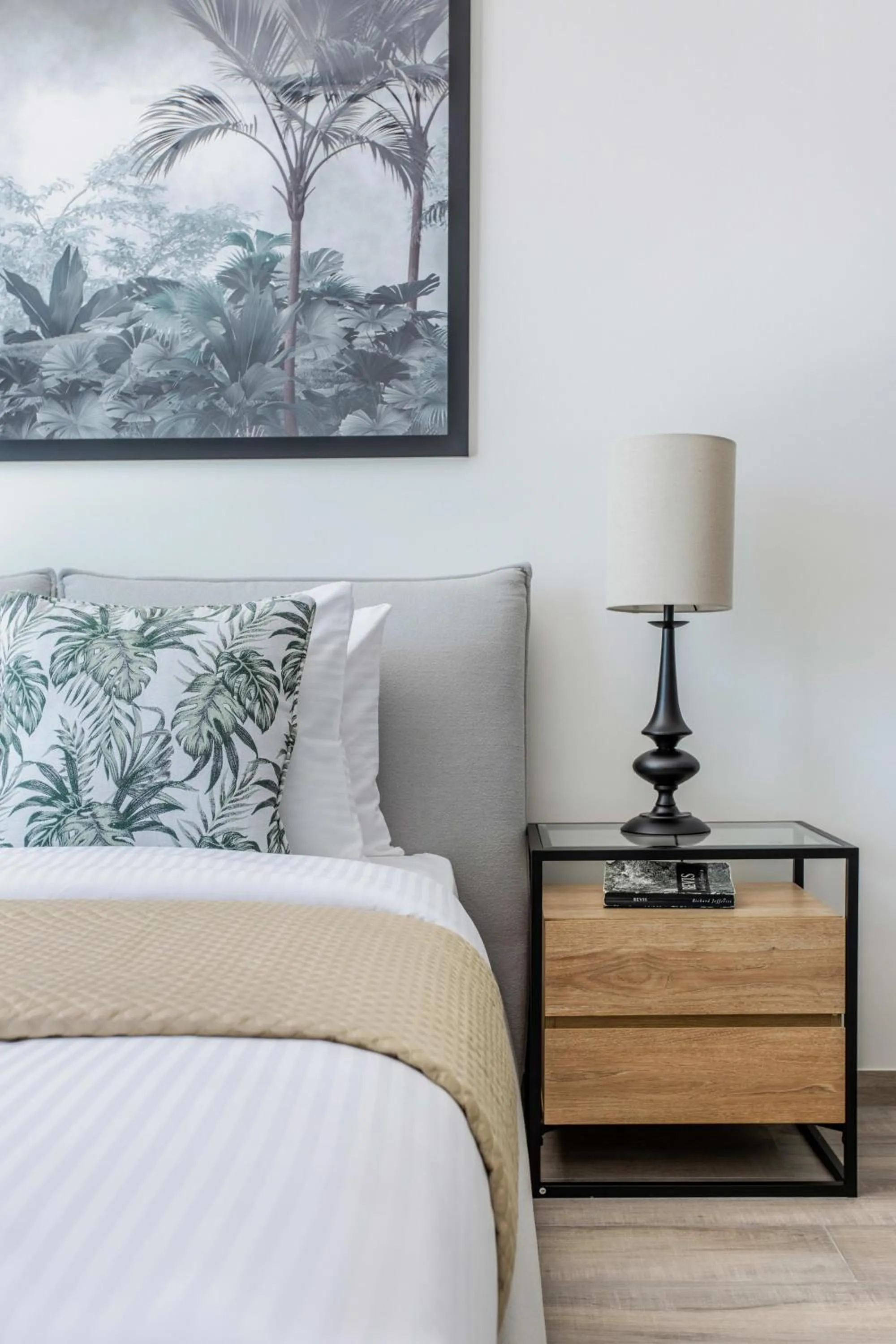 Bed in Frank Porter - Ahad Residences