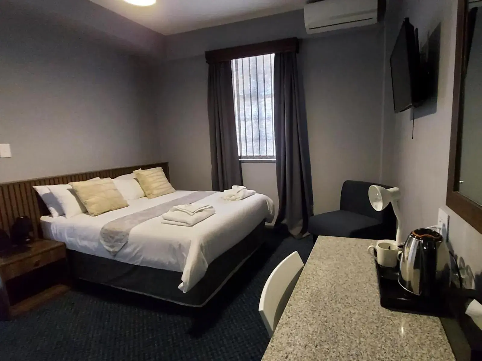 Luxury Double Room - single occupancy in Indaba Hotel - Sasolburg Luxury Double Room - single occupancy in Indaba Hotel - Sasolburg
