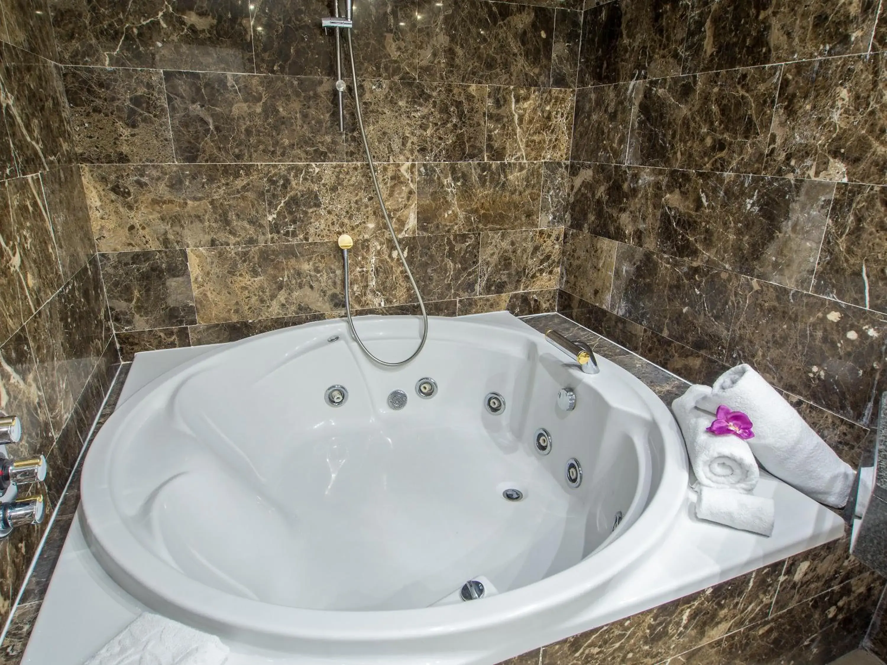 Suite with Mountain View in Hotel Princesa Parc Excellence Suite with Mountain View in Hotel Princesa Parc Excellence