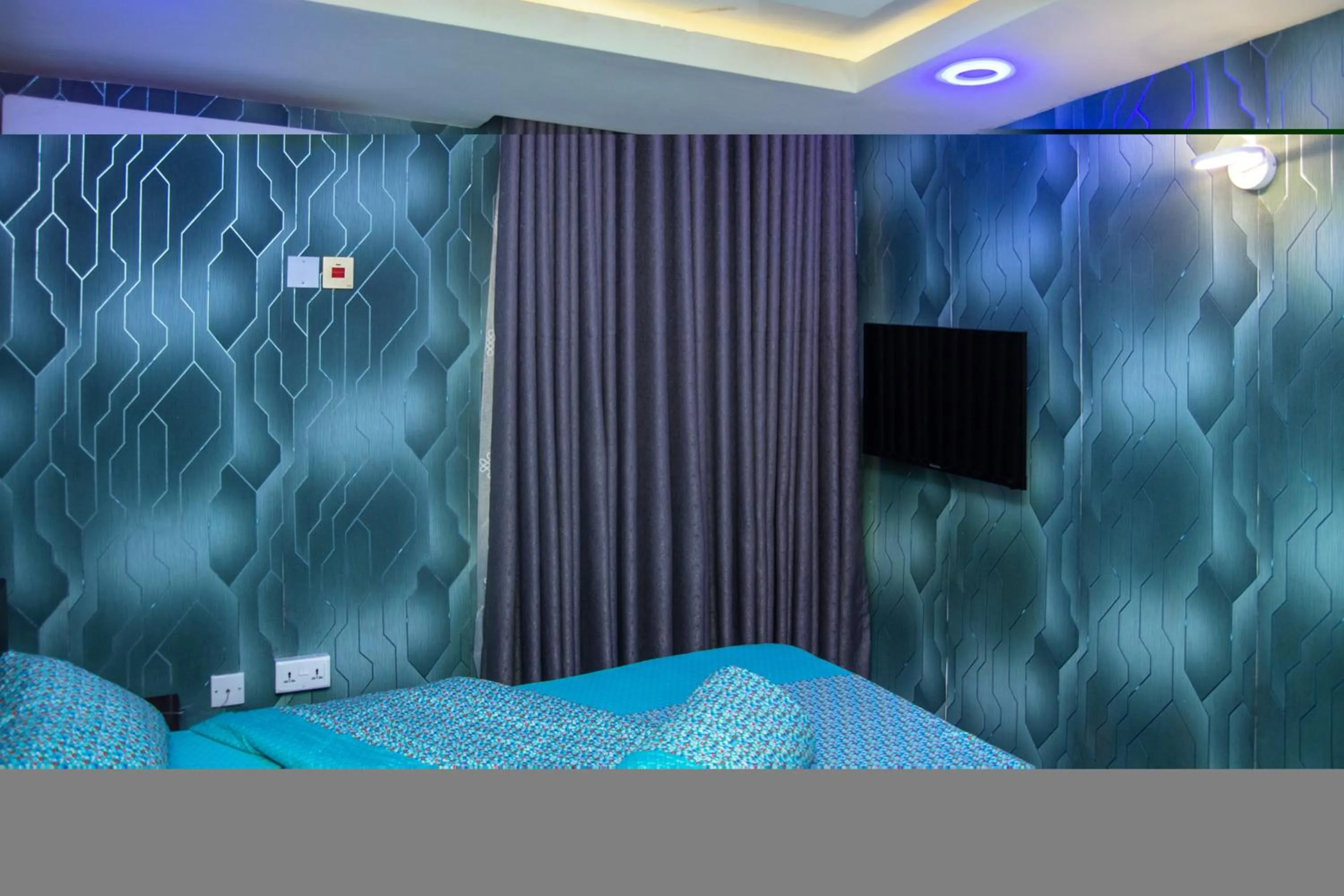 TV and multimedia, Bed in Haffy Executive Hotels and Suite