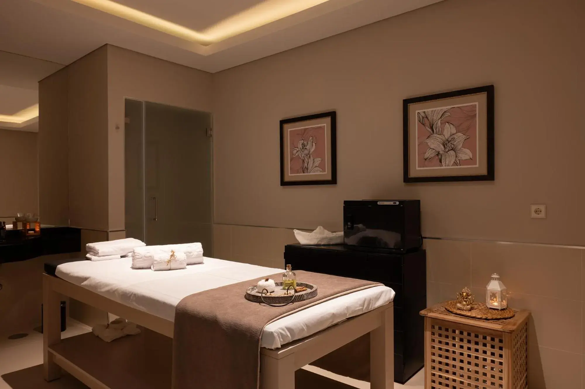 Massage, Bed in Vila Gale Collection Figueira da Foz Massage, Bed in Vila Gale Collection Figueira da Foz