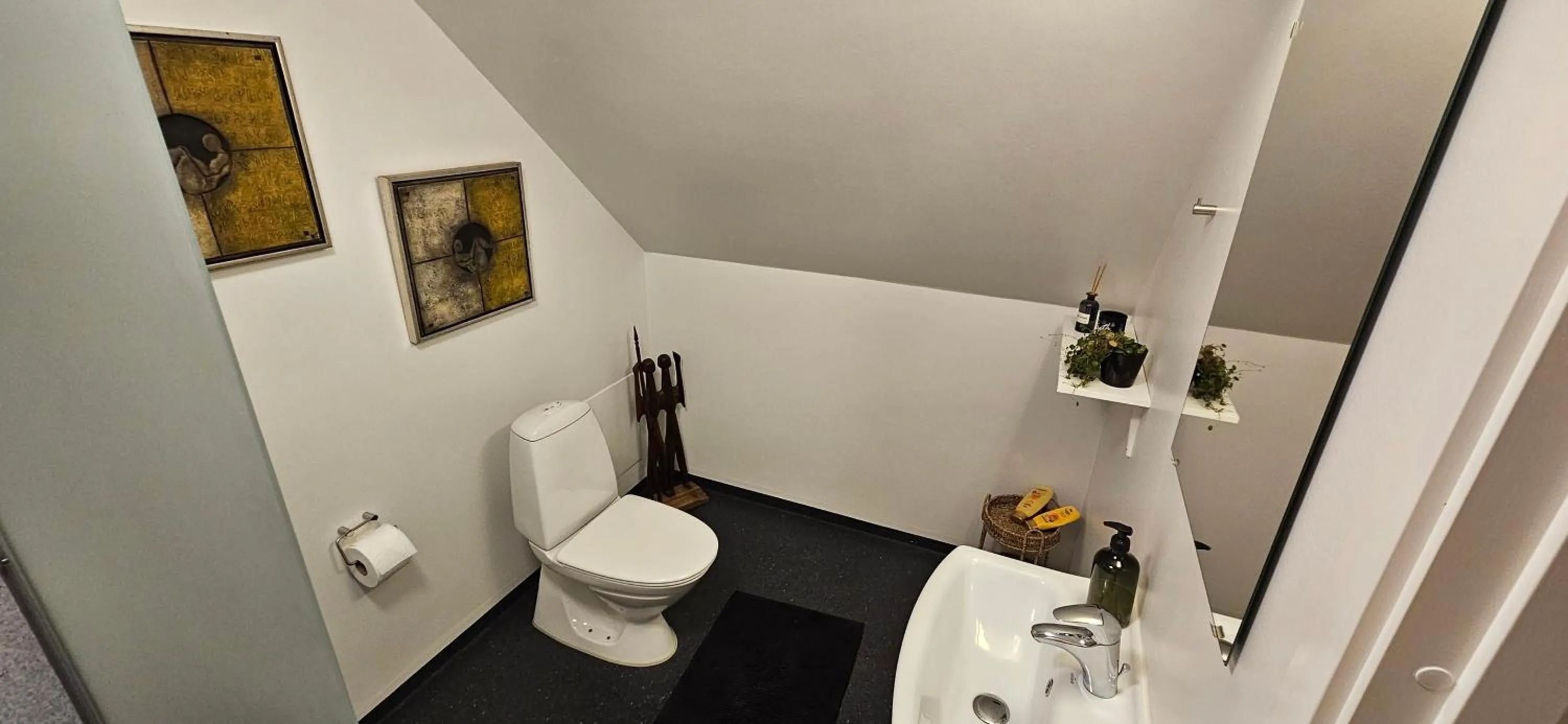 Toilet in Olsson B&B