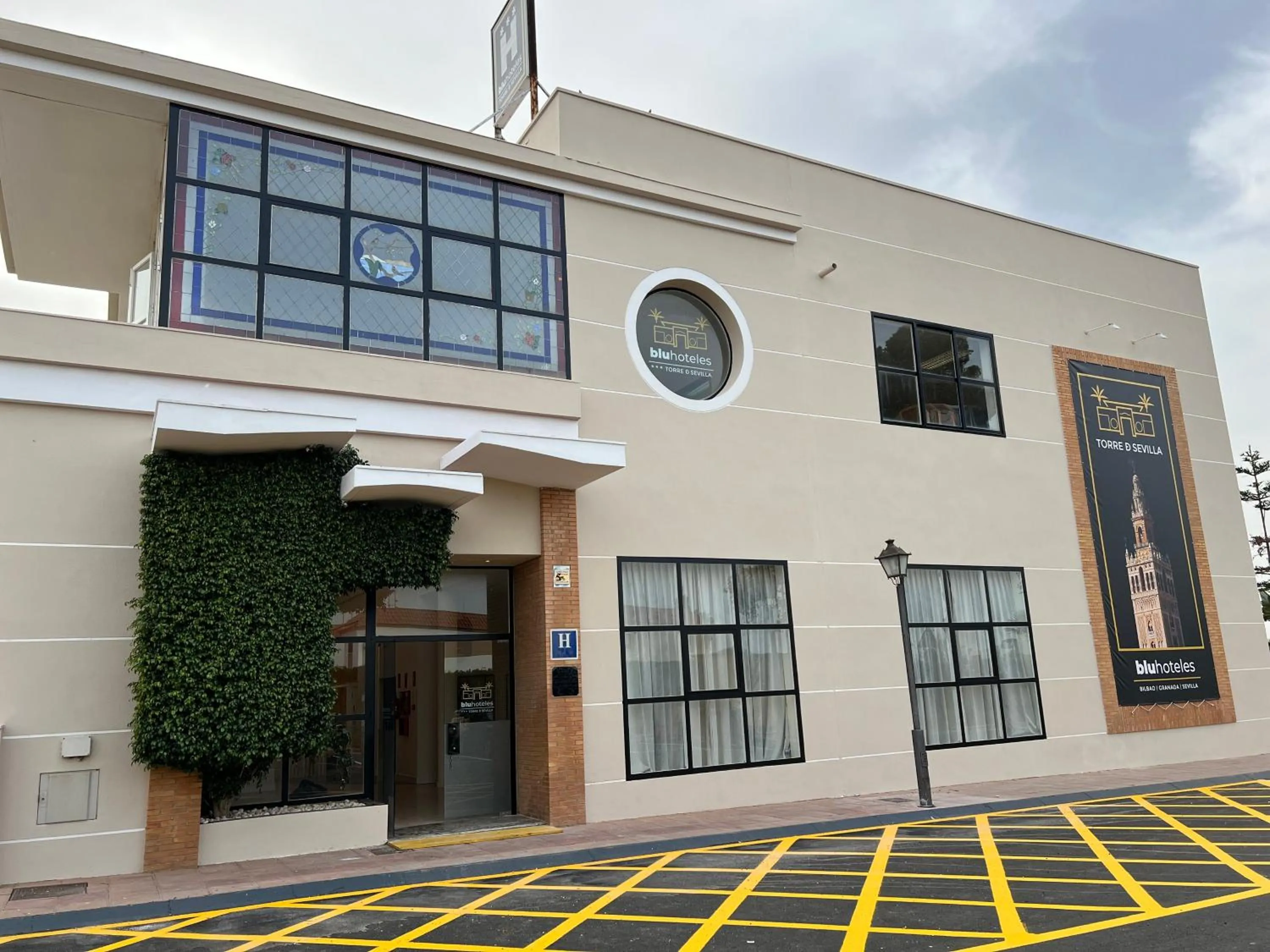 Facade/entrance in Hospedium Hotel Sky Blu Torre de Sevilla