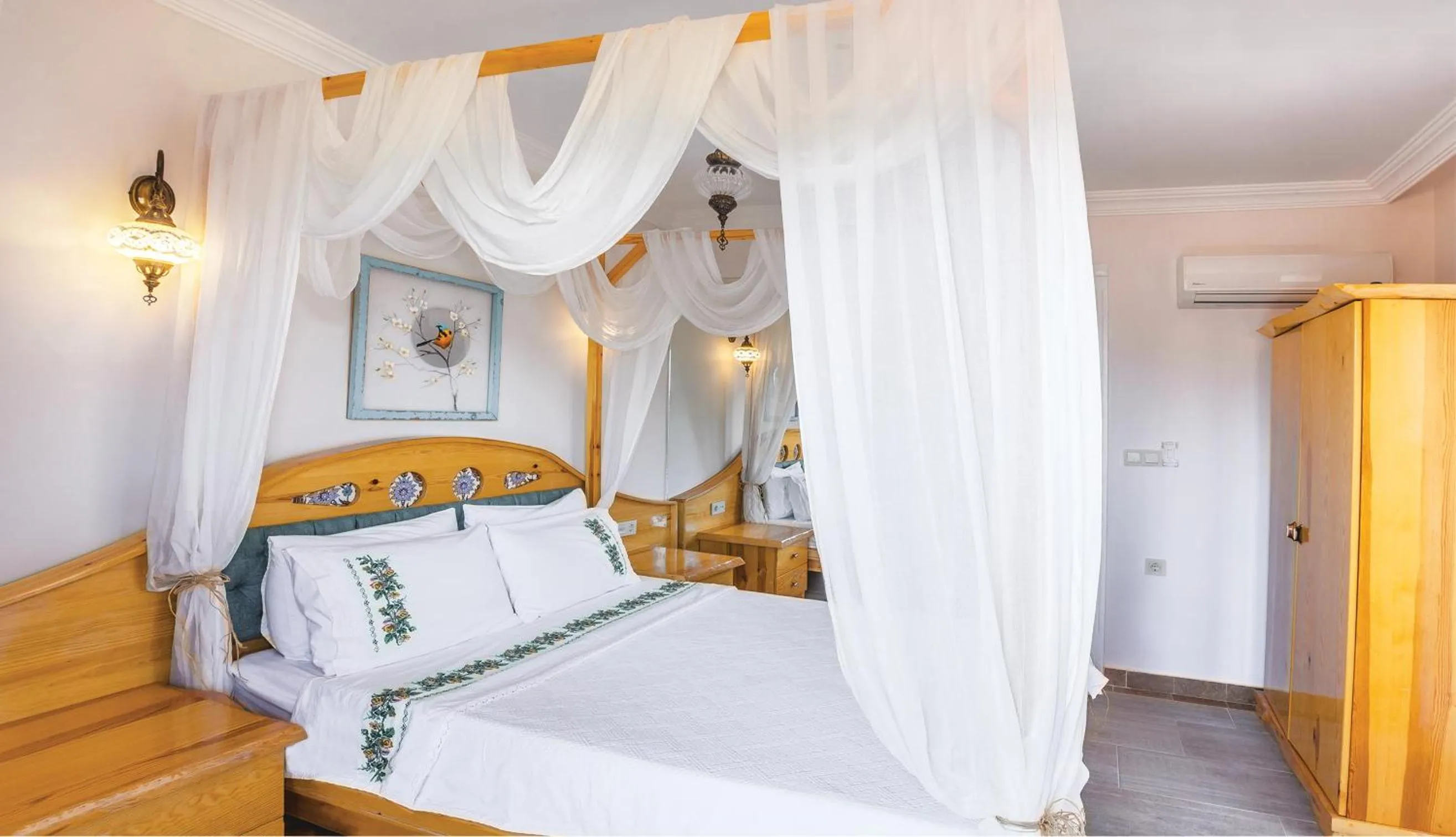 Photo of the whole room, Bed in Gumus Konak