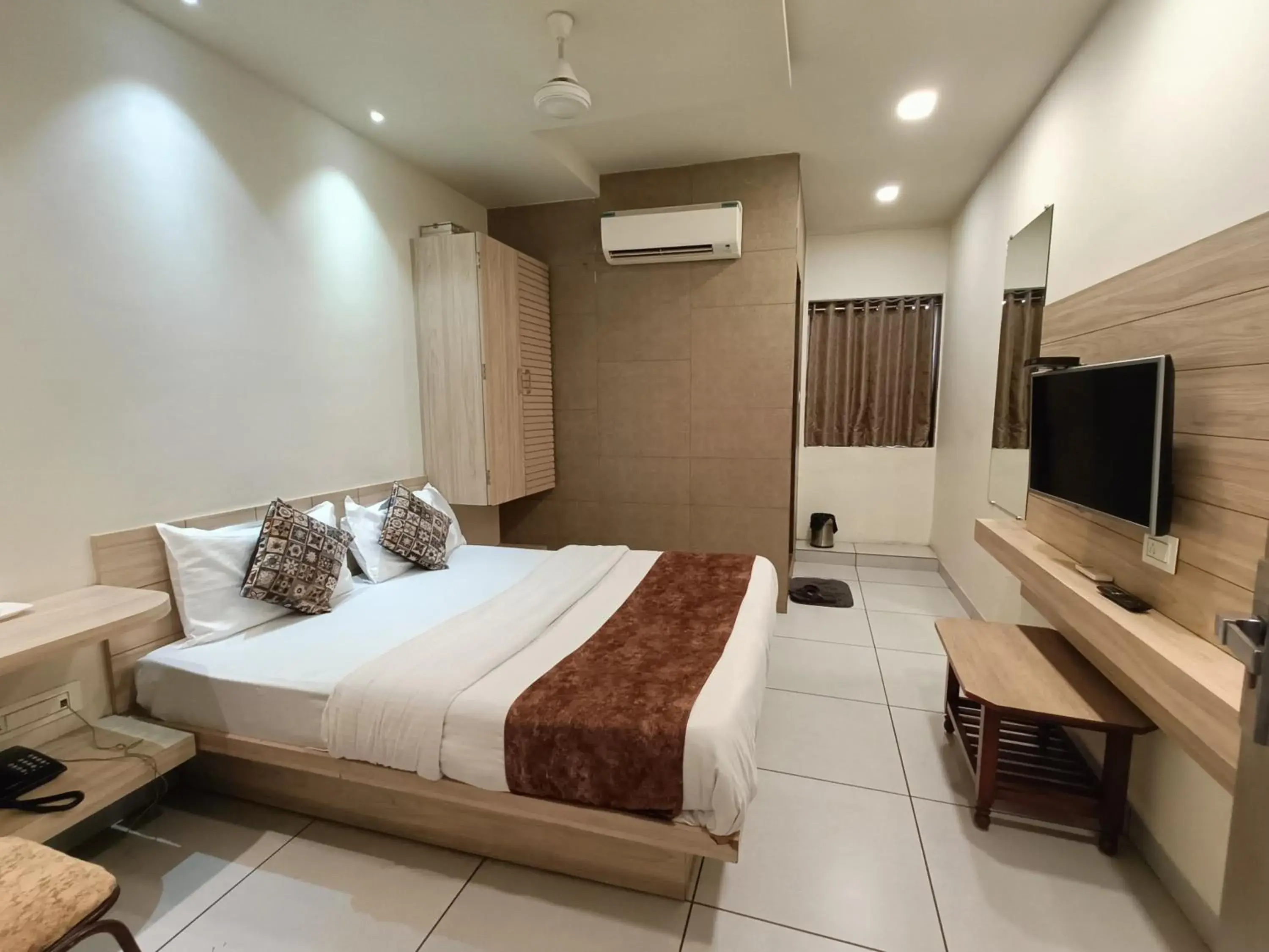 Standard Double Room - single occupancy in Hotel Kinara Standard Double Room - single occupancy in Hotel Kinara