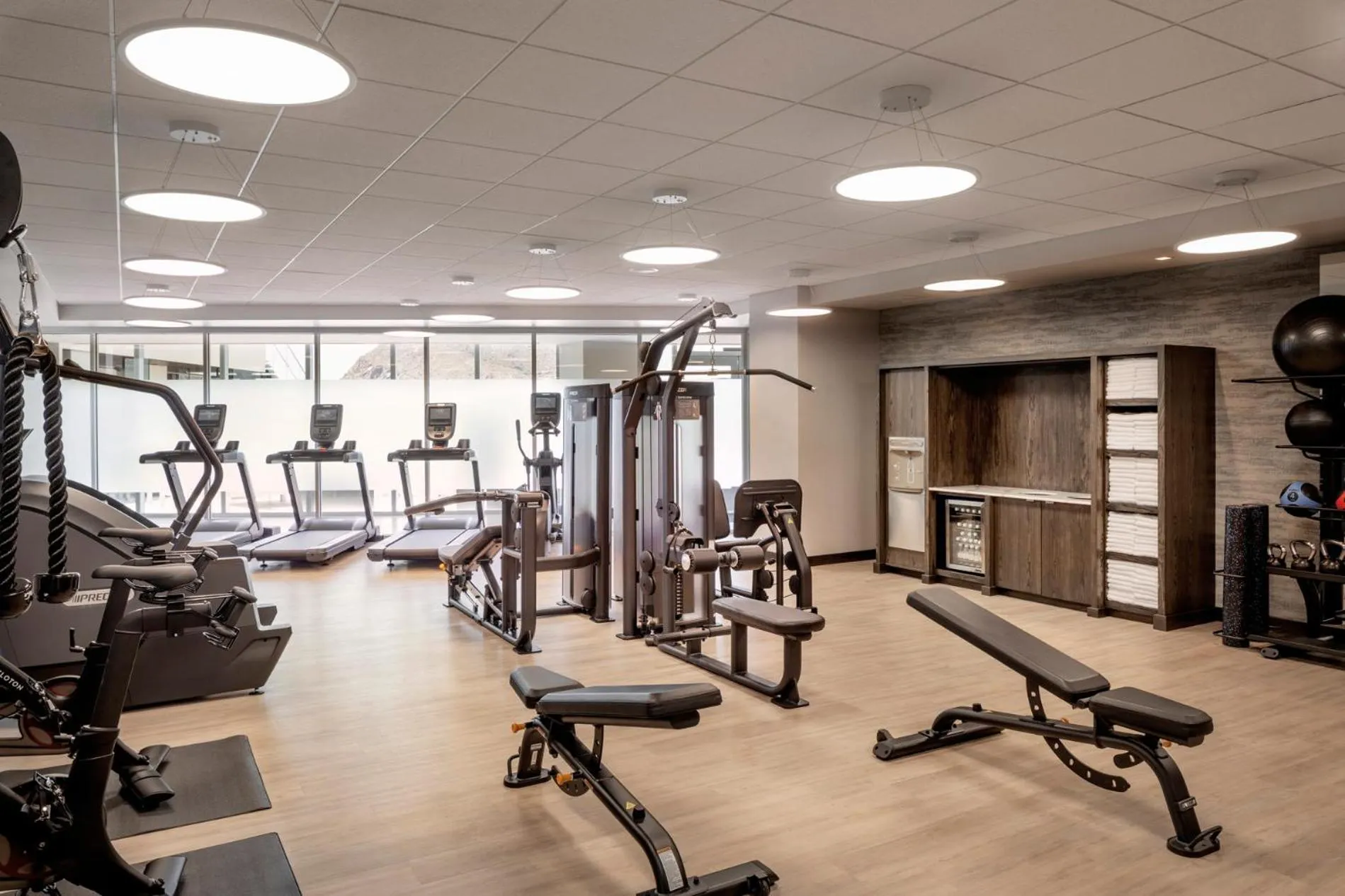 Fitness centre/facilities in Caesars Republic Scottsdale, a Hilton Hotel