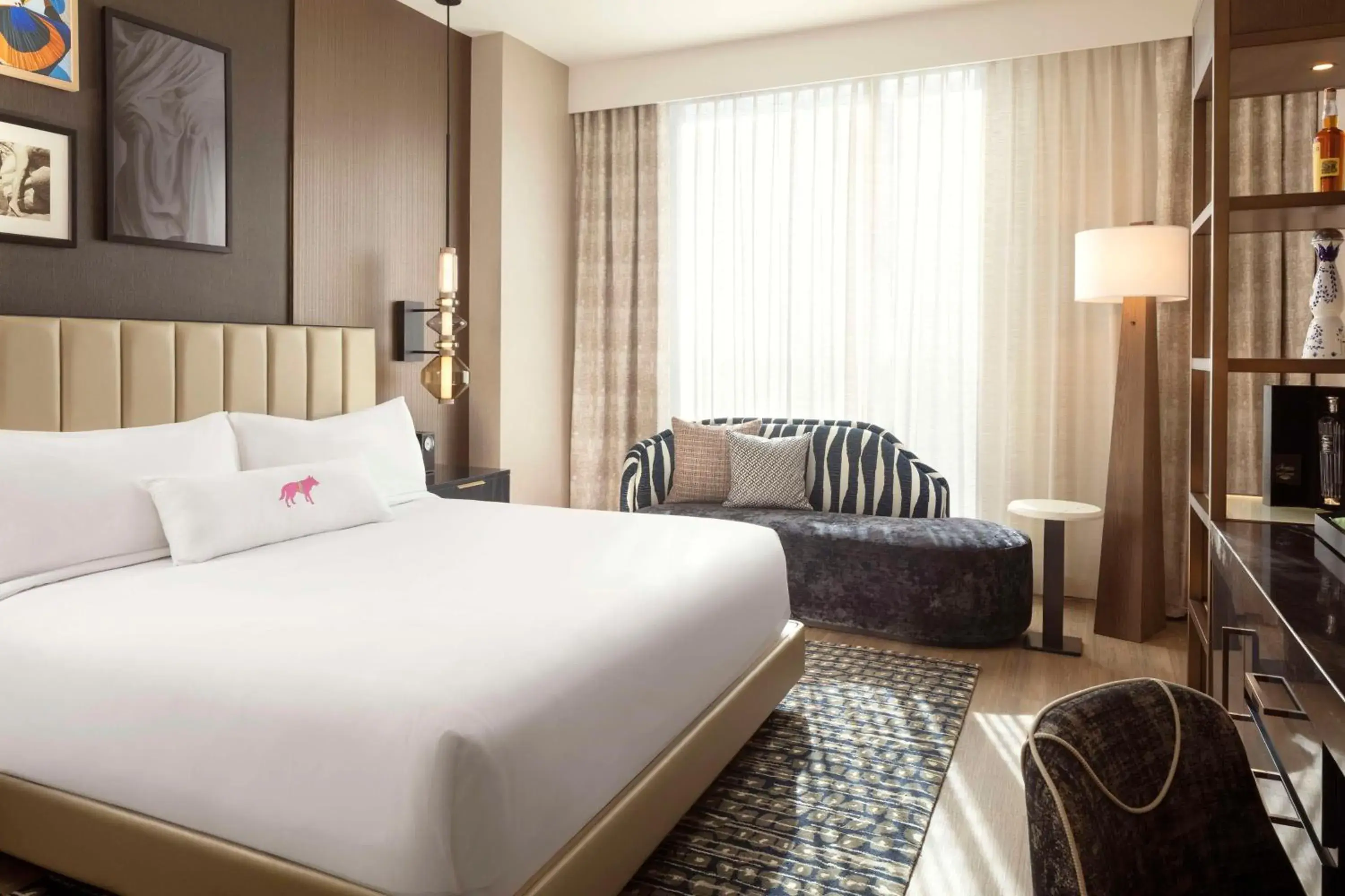 Bed in Caesars Republic Scottsdale, a Hilton Hotel Bed in Caesars Republic Scottsdale, a Hilton Hotel