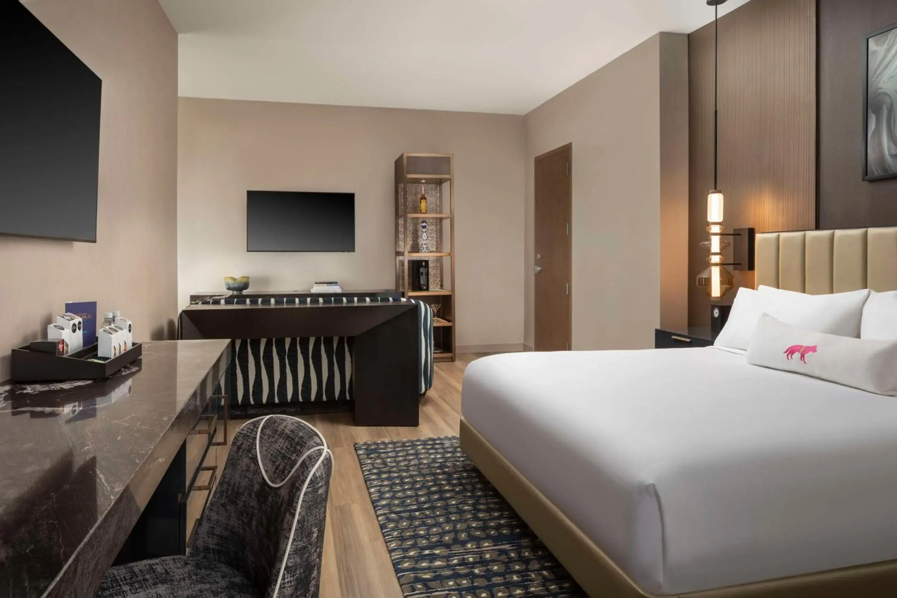 Bed in Caesars Republic Scottsdale, a Hilton Hotel Bed in Caesars Republic Scottsdale, a Hilton Hotel