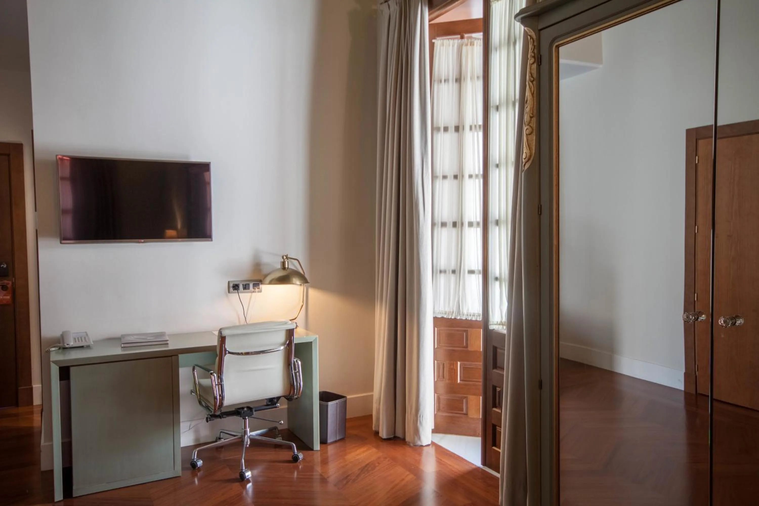 Photo of the whole room in Palacio Pinello