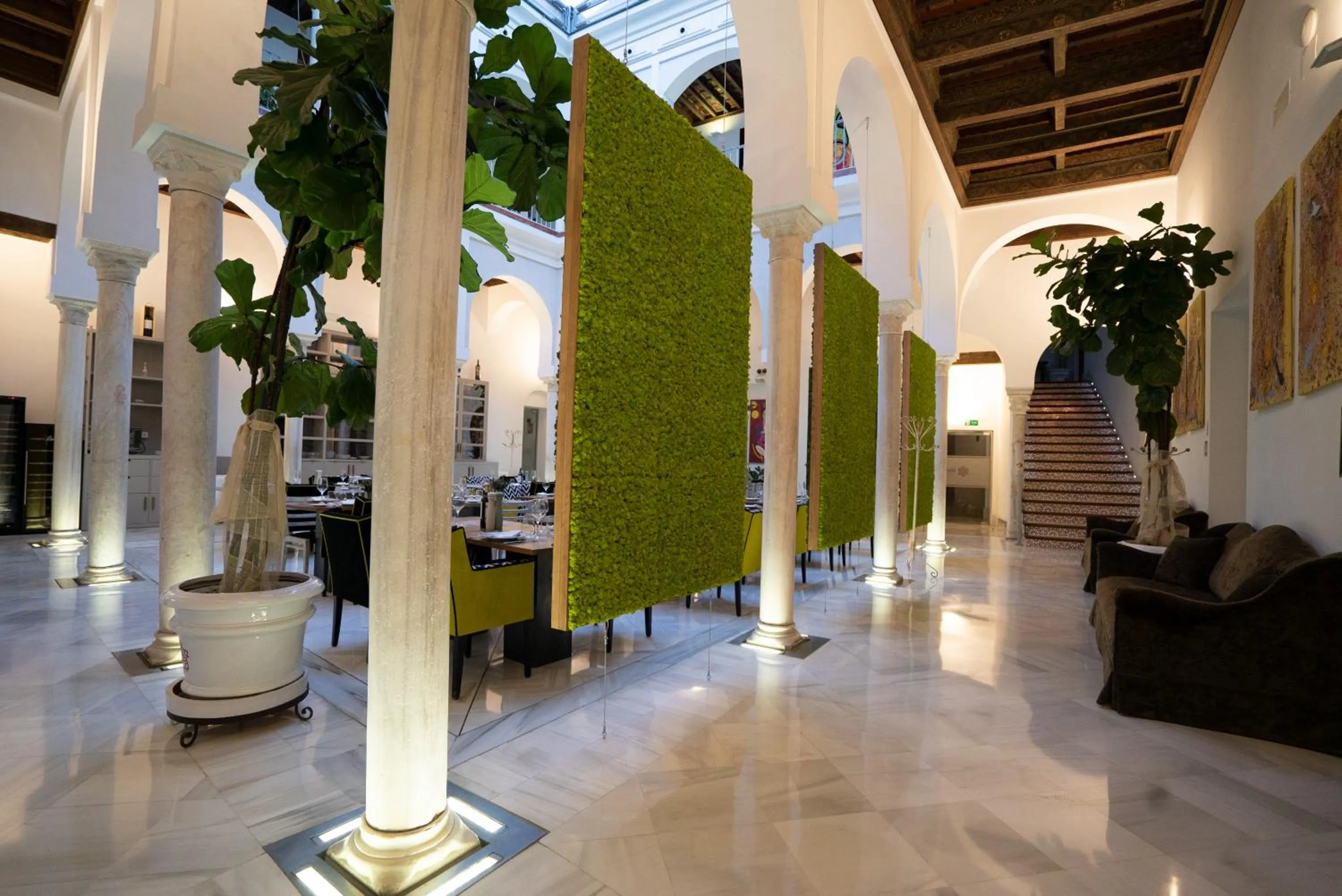 Patio in Palacio Pinello