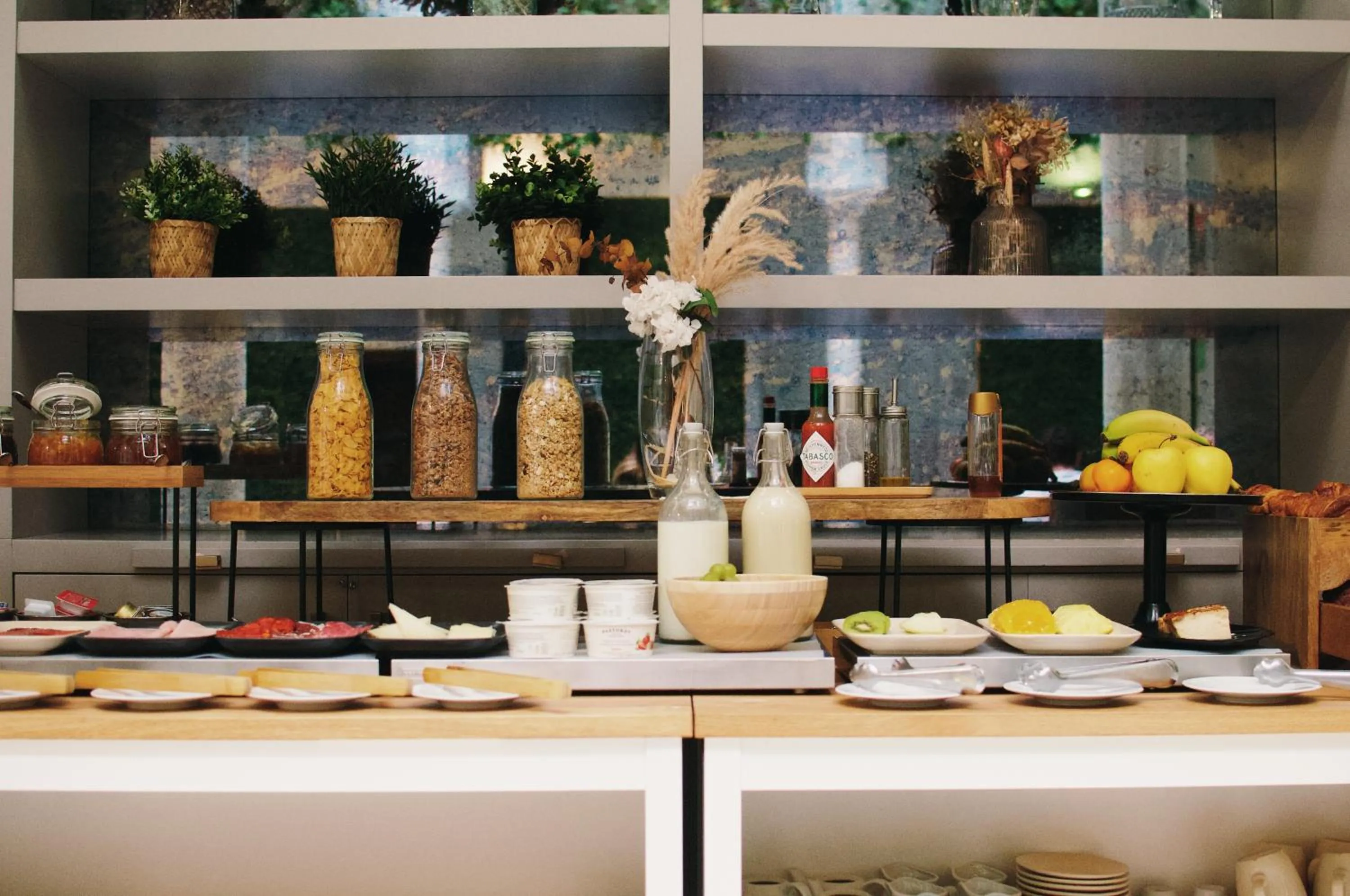 Buffet breakfast in Palacio Pinello