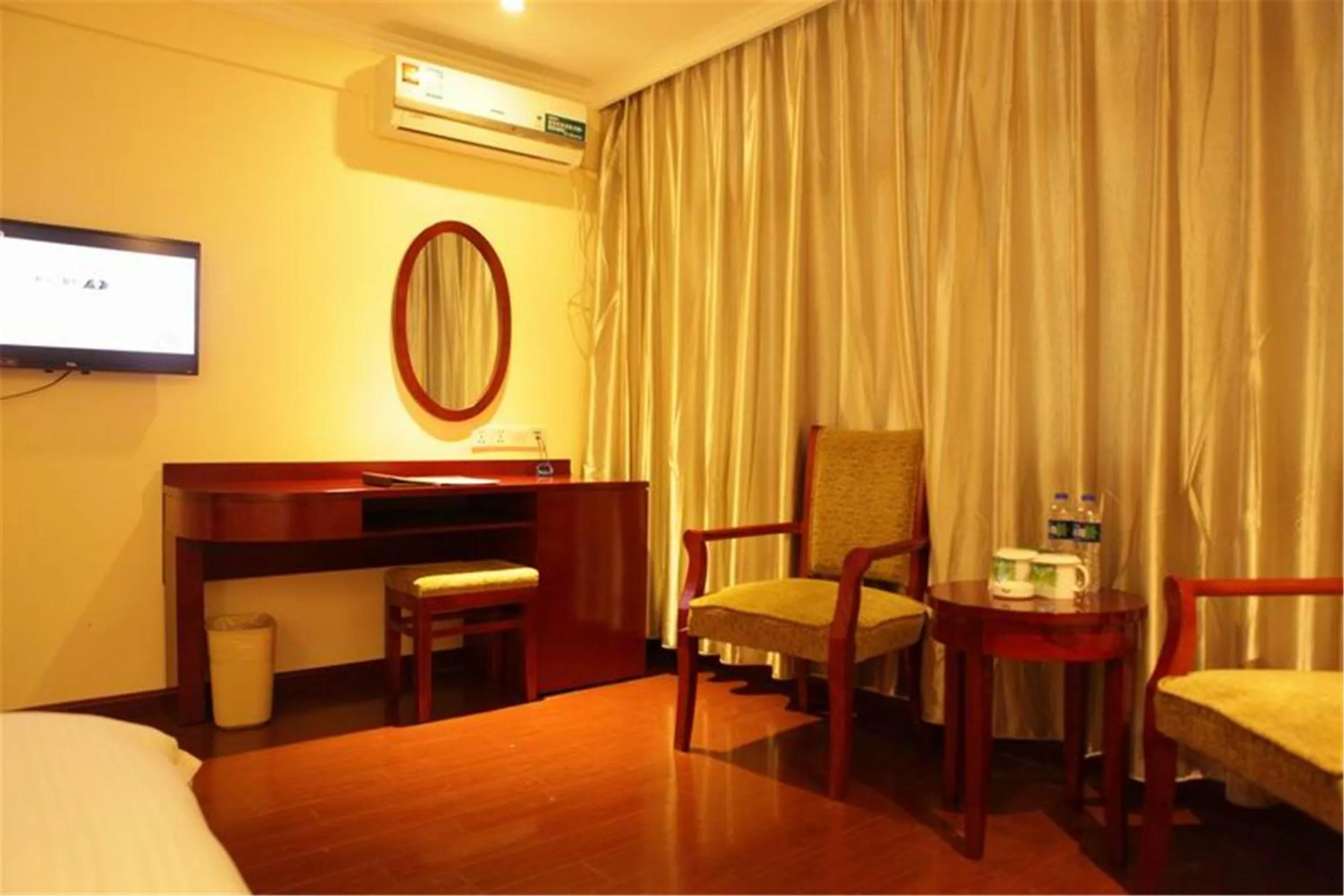 Photo of the whole room in GreeTree Inn JiangSu Suzhou Taiping High-speed North Station Express Hotel